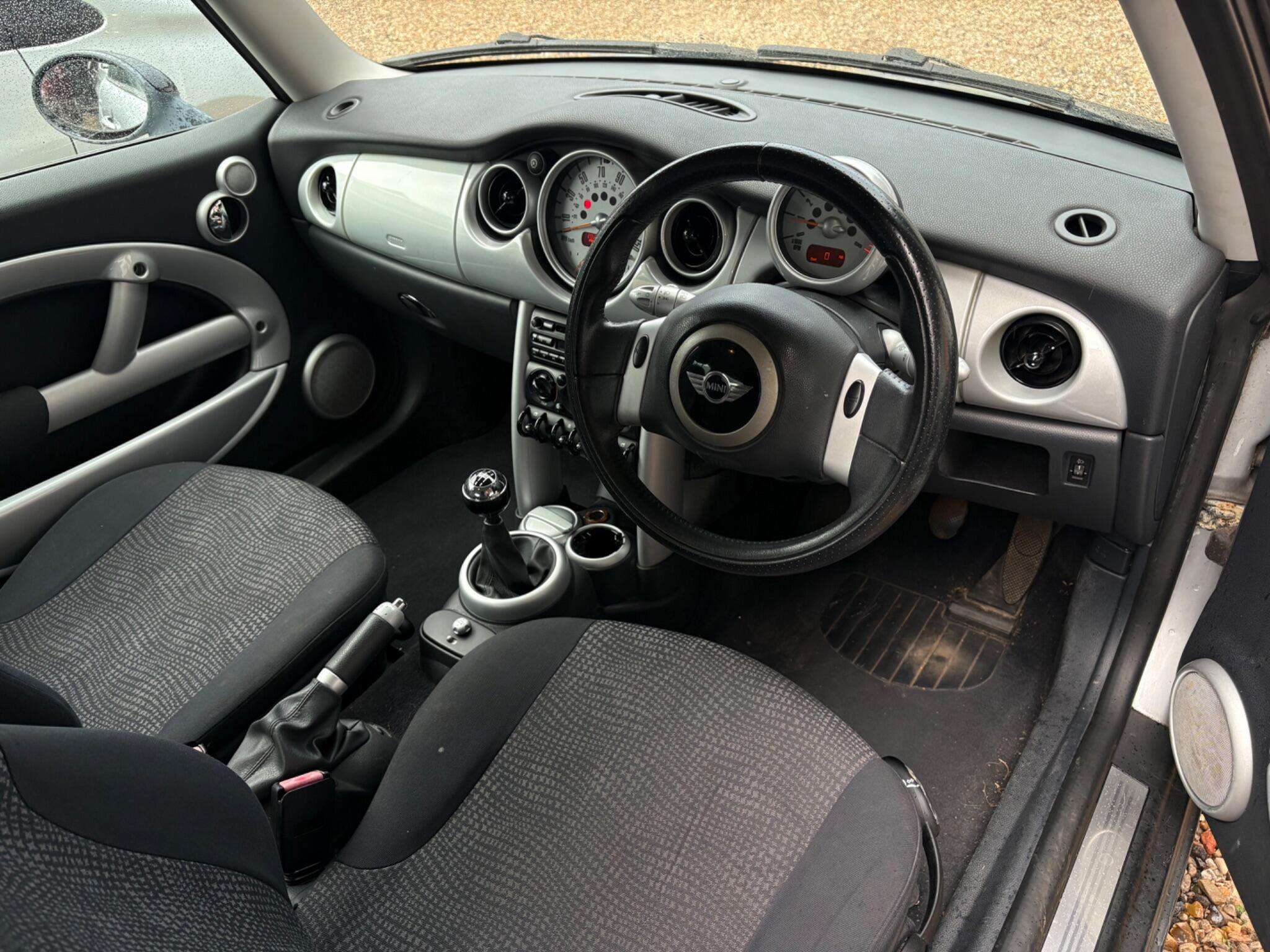 2004 MINI HATCH 2004 MINI HATCH