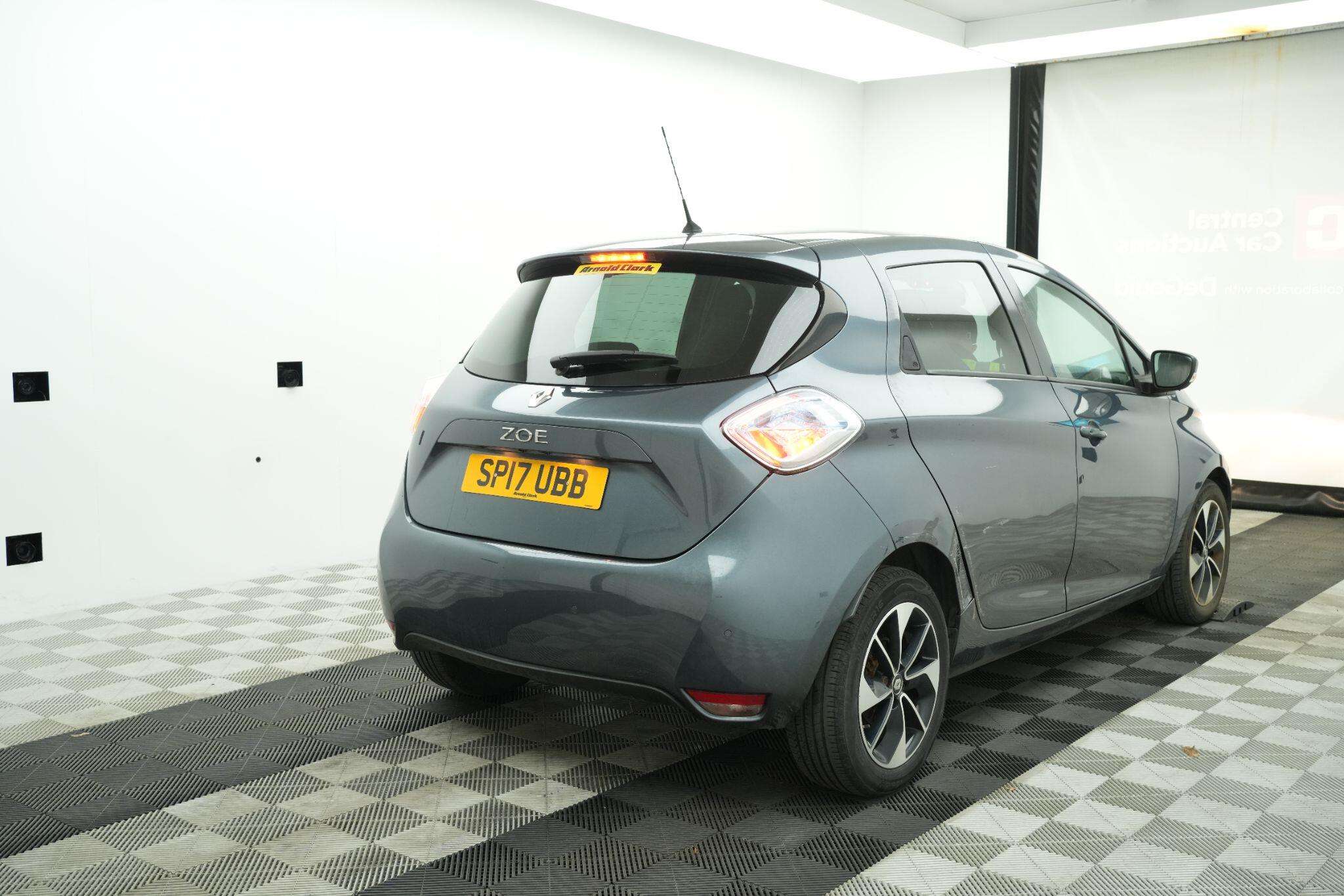 A 2017 RENAULT ZOE R90 41kWh Dynamique Nav Auto 5dr (Battery Lease) A 2017 RENAULT ZOE R90 41kWh Dynamique Nav Auto 5dr (Battery Lease)