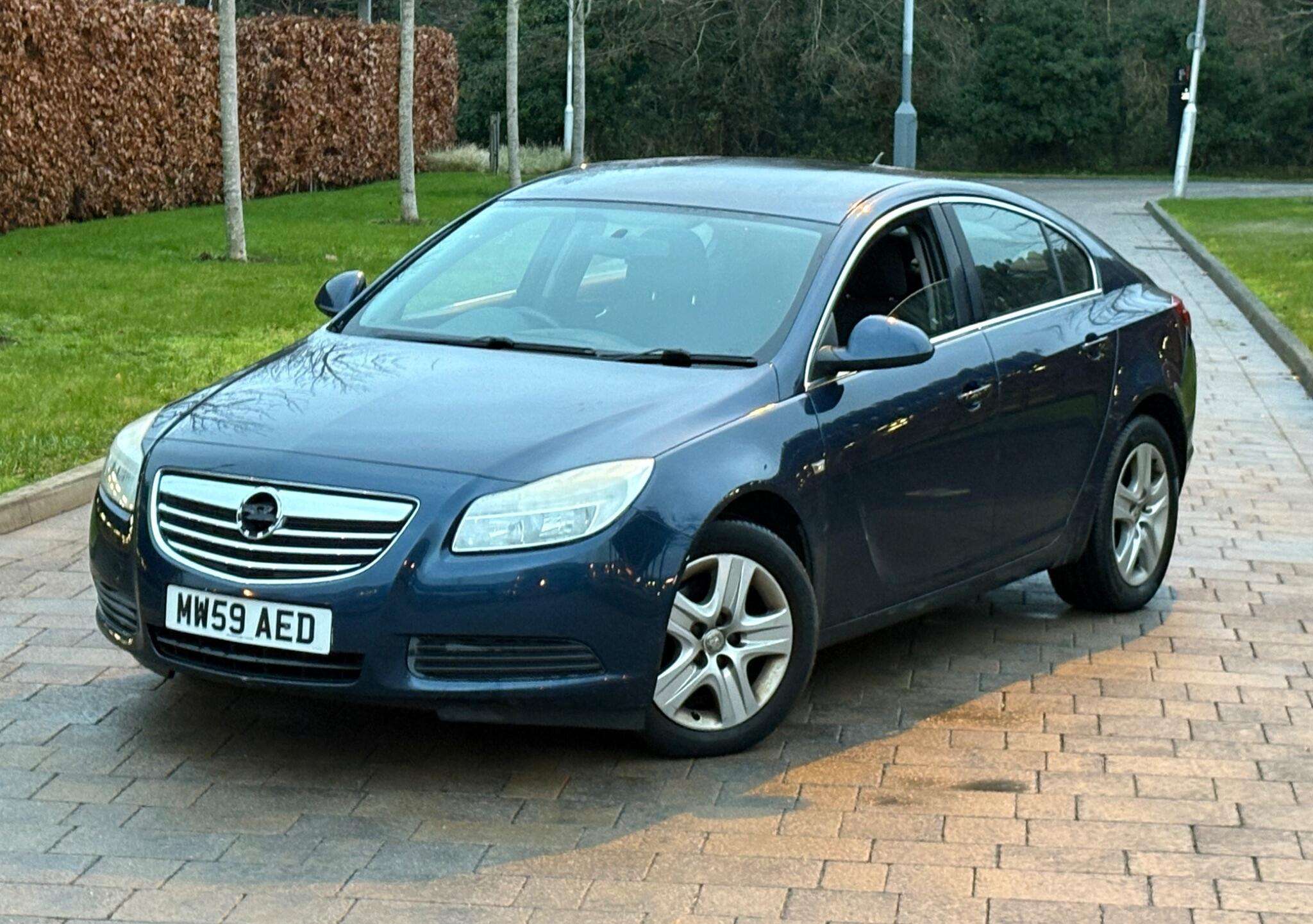 A 2010 VAUXHALL INSIGNIA 1.8 16V Exclusiv Euro 5 5dr A 2010 VAUXHALL INSIGNIA 1.8 16V Exclusiv Euro 5 5dr