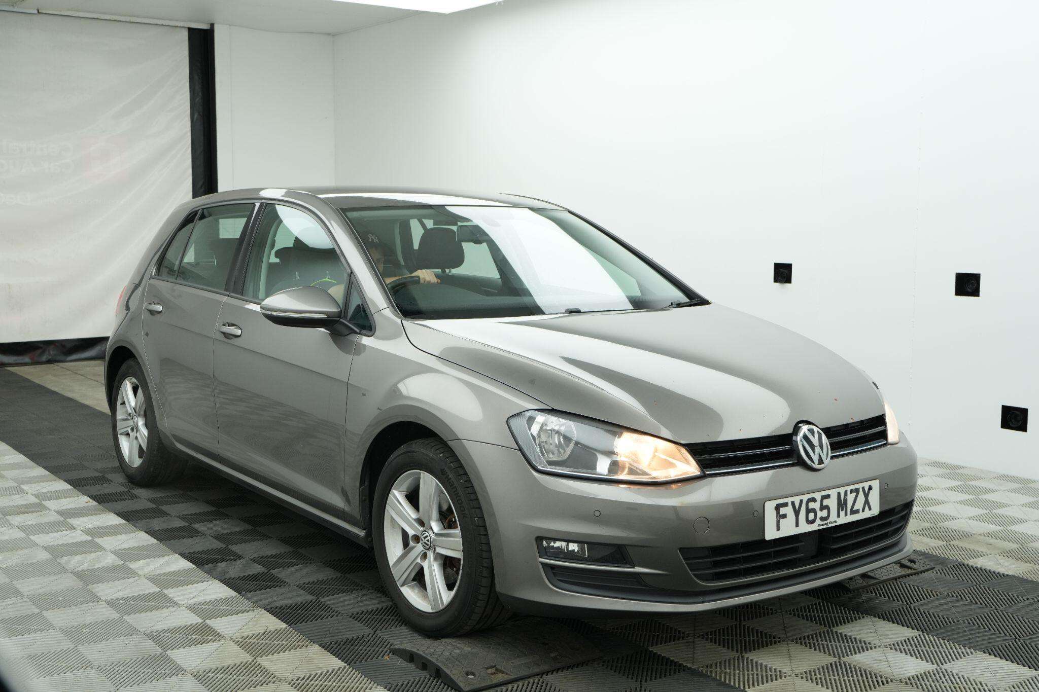 A 2015 VOLKSWAGEN GOLF 1.4 TSI BlueMotion Tech Match Euro 6 (s/s) 5dr A 2015 VOLKSWAGEN GOLF 1.4 TSI BlueMotion Tech Match Euro 6 (s/s) 5dr