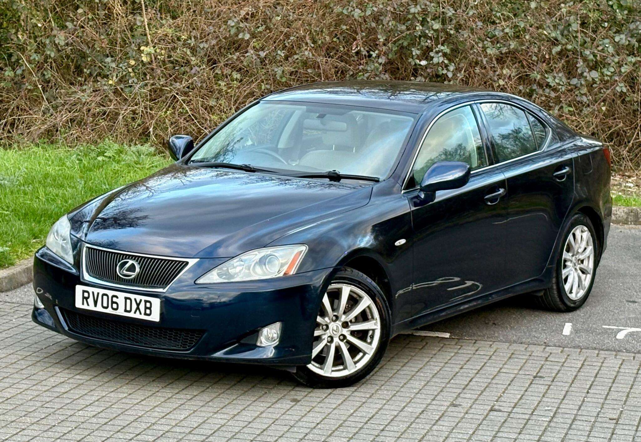 A 2006 LEXUS IS 2.5 250 SE 4dr A 2006 LEXUS IS 2.5 250 SE 4dr