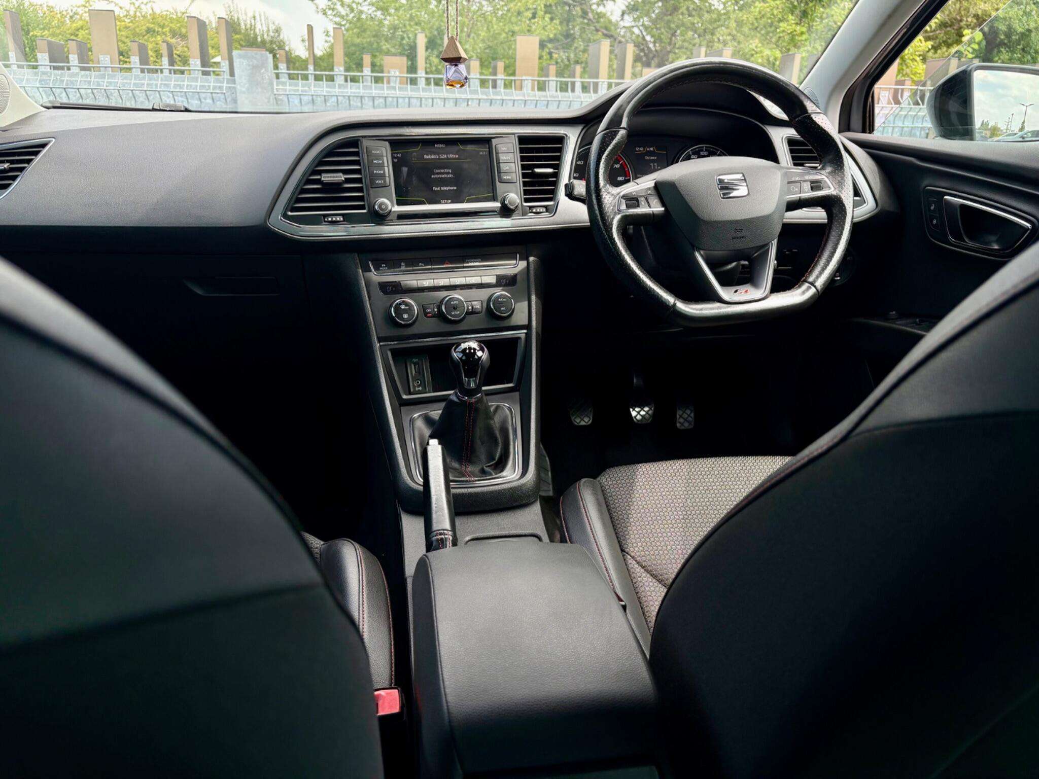 A 2015 SEAT LEON 1.4 TSI FR Black Technology Euro 6 (s/s) 5dr A 2015 SEAT LEON 1.4 TSI FR Black Technology Euro 6 (s/s) 5dr