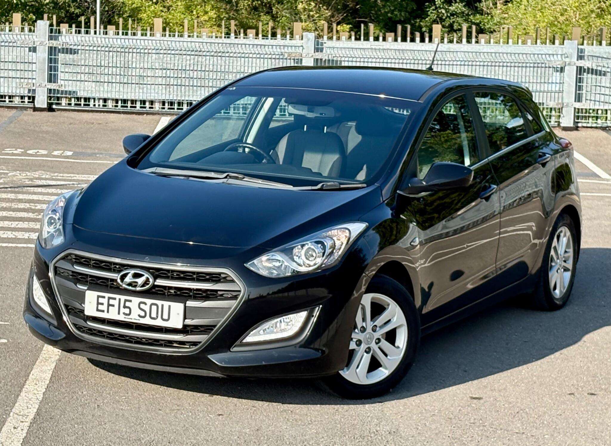 A 2015 HYUNDAI I30 1.4 Blue Drive SE Euro 6 (s/s) 5dr A 2015 HYUNDAI I30 1.4 Blue Drive SE Euro 6 (s/s) 5dr
