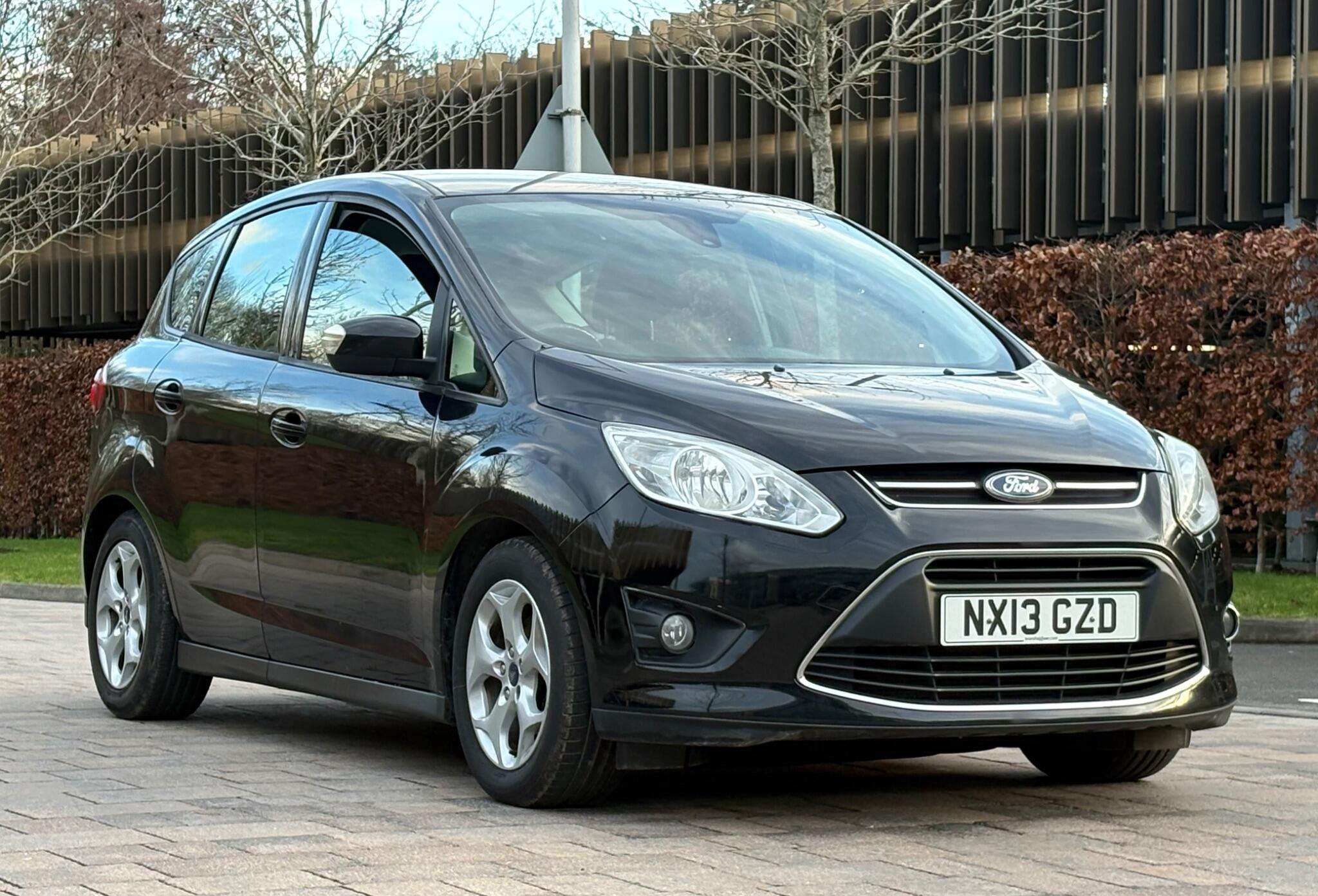 A 2013 FORD C-MAX 1.6 Zetec Euro 5 5dr A 2013 FORD C-MAX 1.6 Zetec Euro 5 5dr