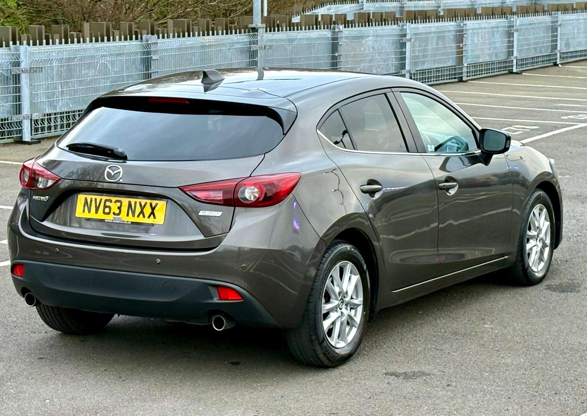 A 2014 MAZDA 3 2.0 SKYACTIV-G SE-L Nav Euro 5 (s/s) 5dr A 2014 MAZDA 3 2.0 SKYACTIV-G SE-L Nav Euro 5 (s/s) 5dr