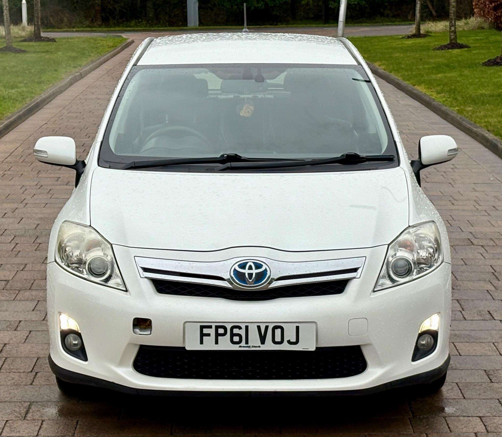 A 2011 TOYOTA AURIS 1.8 VVT-h T Spirit CVT Euro 5 (s/s) 5dr A 2011 TOYOTA AURIS 1.8 VVT-h T Spirit CVT Euro 5 (s/s) 5dr