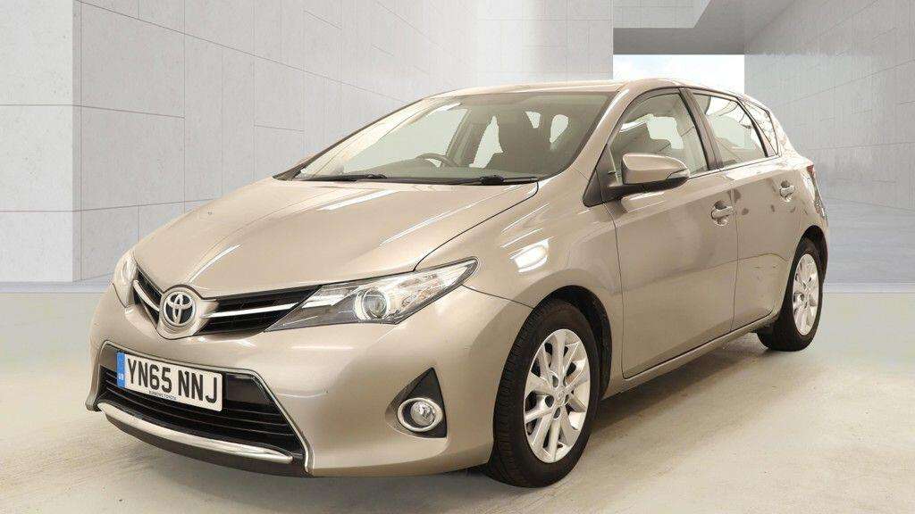 A 2015 TOYOTA AURIS 1.33 Dual VVT-i Icon Euro 5 (s/s) 5dr A 2015 TOYOTA AURIS 1.33 Dual VVT-i Icon Euro 5 (s/s) 5dr
