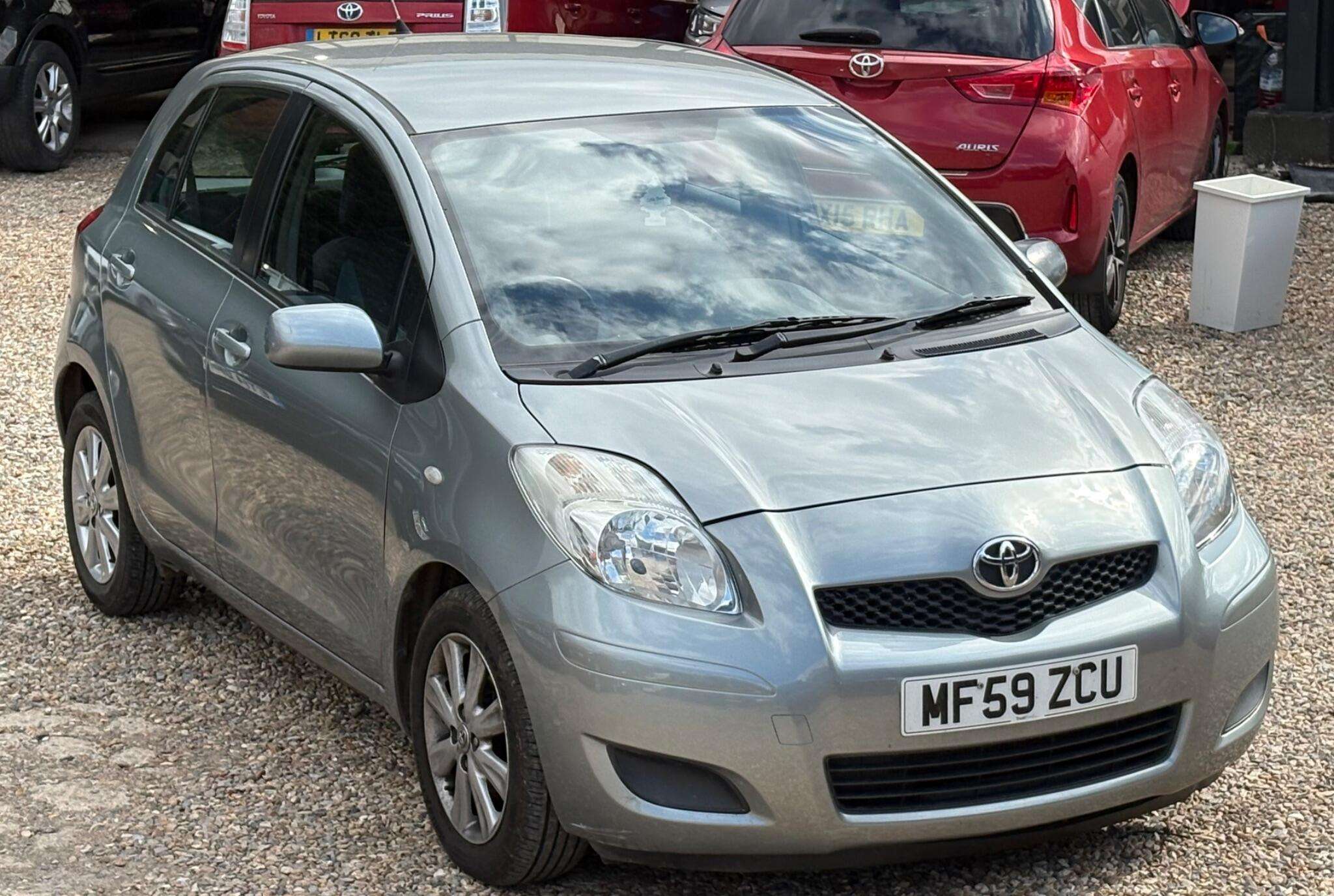 A 2009 TOYOTA YARIS 1.33 Dual VVT-i TR Euro 4 (s/s) 5dr A 2009 TOYOTA YARIS 1.33 Dual VVT-i TR Euro 4 (s/s) 5dr