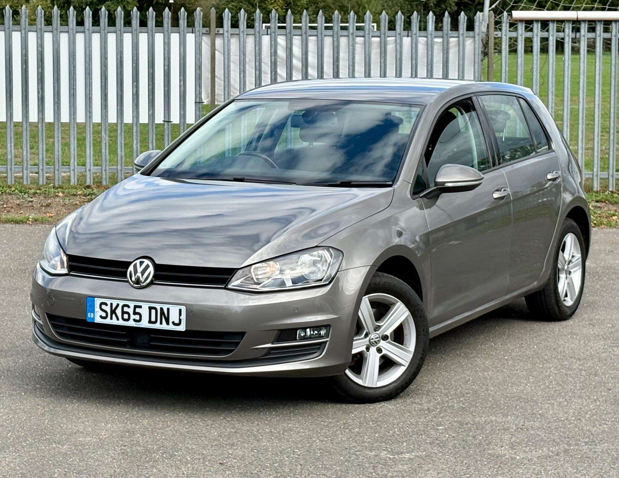 A 2015 VOLKSWAGEN GOLF 1.4 TSI BlueMotion Tech Match DSG Euro 6 (s/s) 5dr A 2015 VOLKSWAGEN GOLF 1.4 TSI BlueMotion Tech Match DSG Euro 6 (s/s) 5dr
