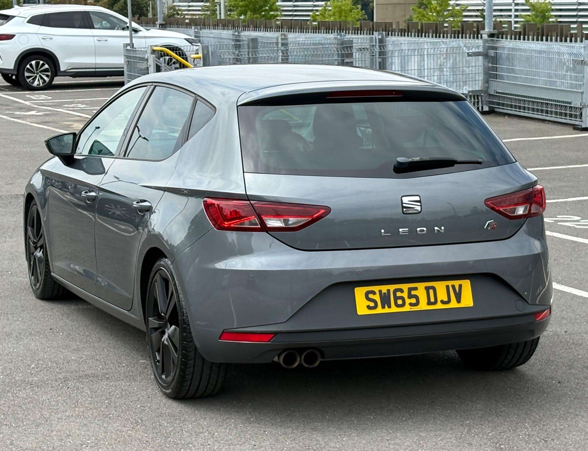 A 2015 SEAT LEON 1.4 TSI FR Black Technology Euro 6 (s/s) 5dr A 2015 SEAT LEON 1.4 TSI FR Black Technology Euro 6 (s/s) 5dr