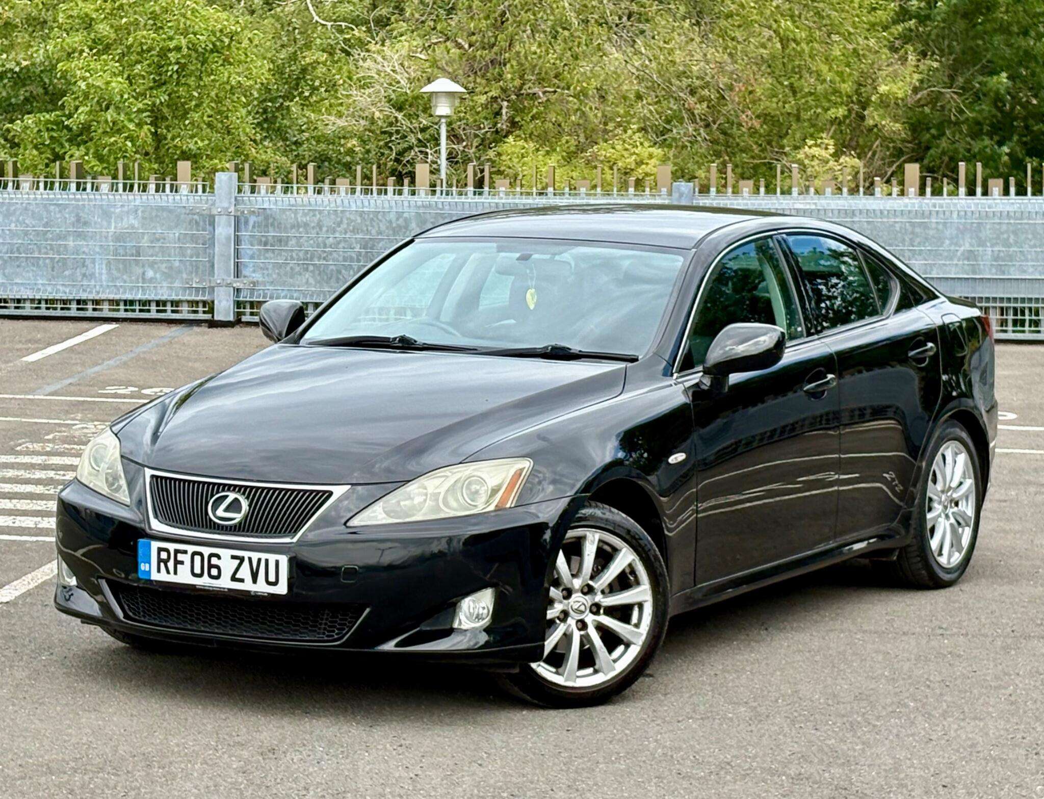 A 2006 LEXUS IS 2.5 250 SE 4dr A 2006 LEXUS IS 2.5 250 SE 4dr