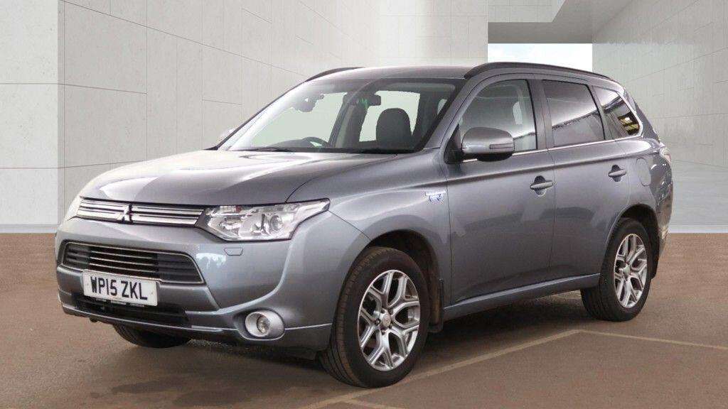 A 2015 MITSUBISHI OUTLANDER 2.0h 12kWh GX4h CVT 4WD Euro 5 (s/s) 5dr A 2015 MITSUBISHI OUTLANDER 2.0h 12kWh GX4h CVT 4WD Euro 5 (s/s) 5dr