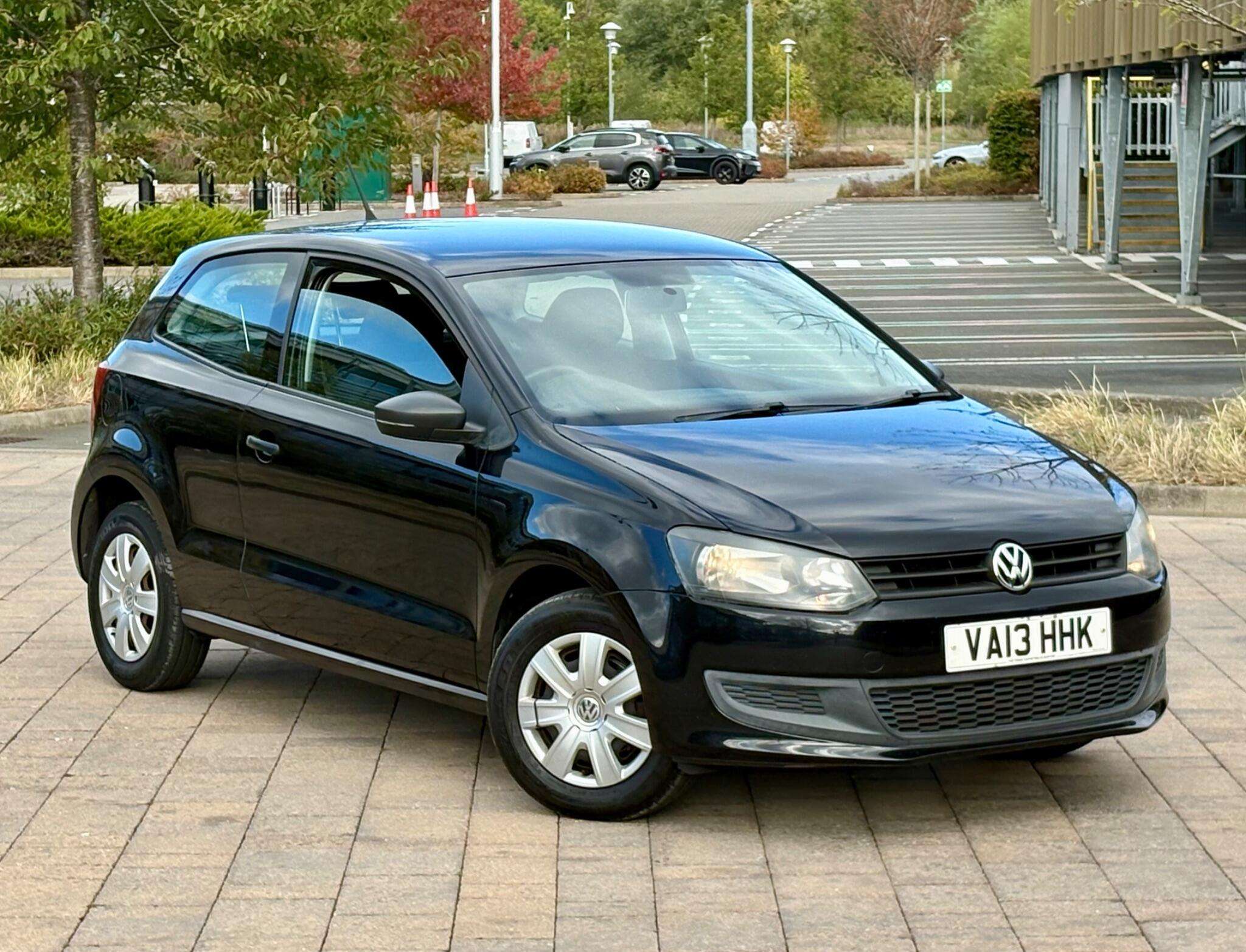 A 2013 VOLKSWAGEN POLO S AC A 2013 VOLKSWAGEN POLO S AC