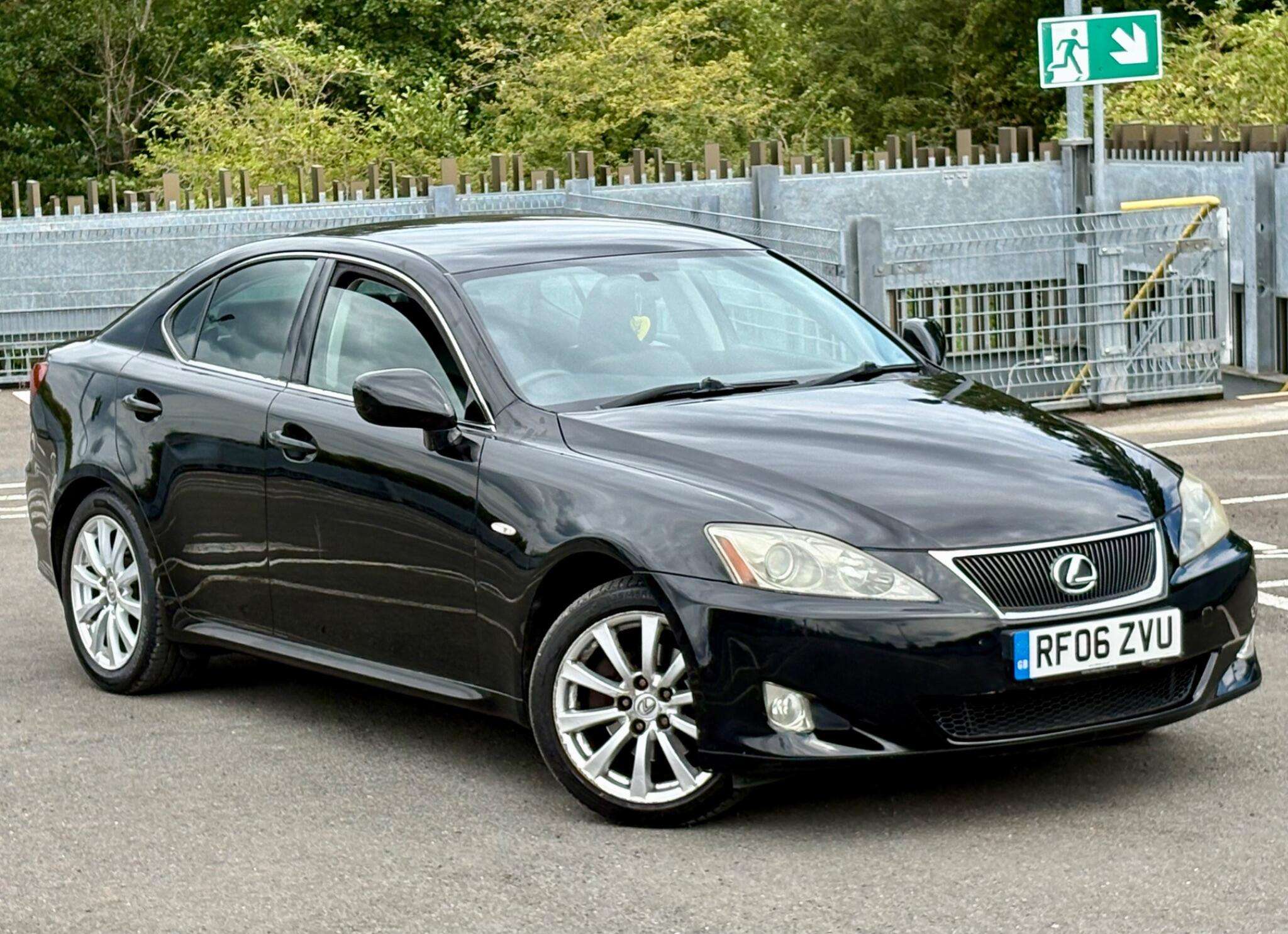 A 2006 LEXUS IS 2.5 250 SE 4dr A 2006 LEXUS IS 2.5 250 SE 4dr