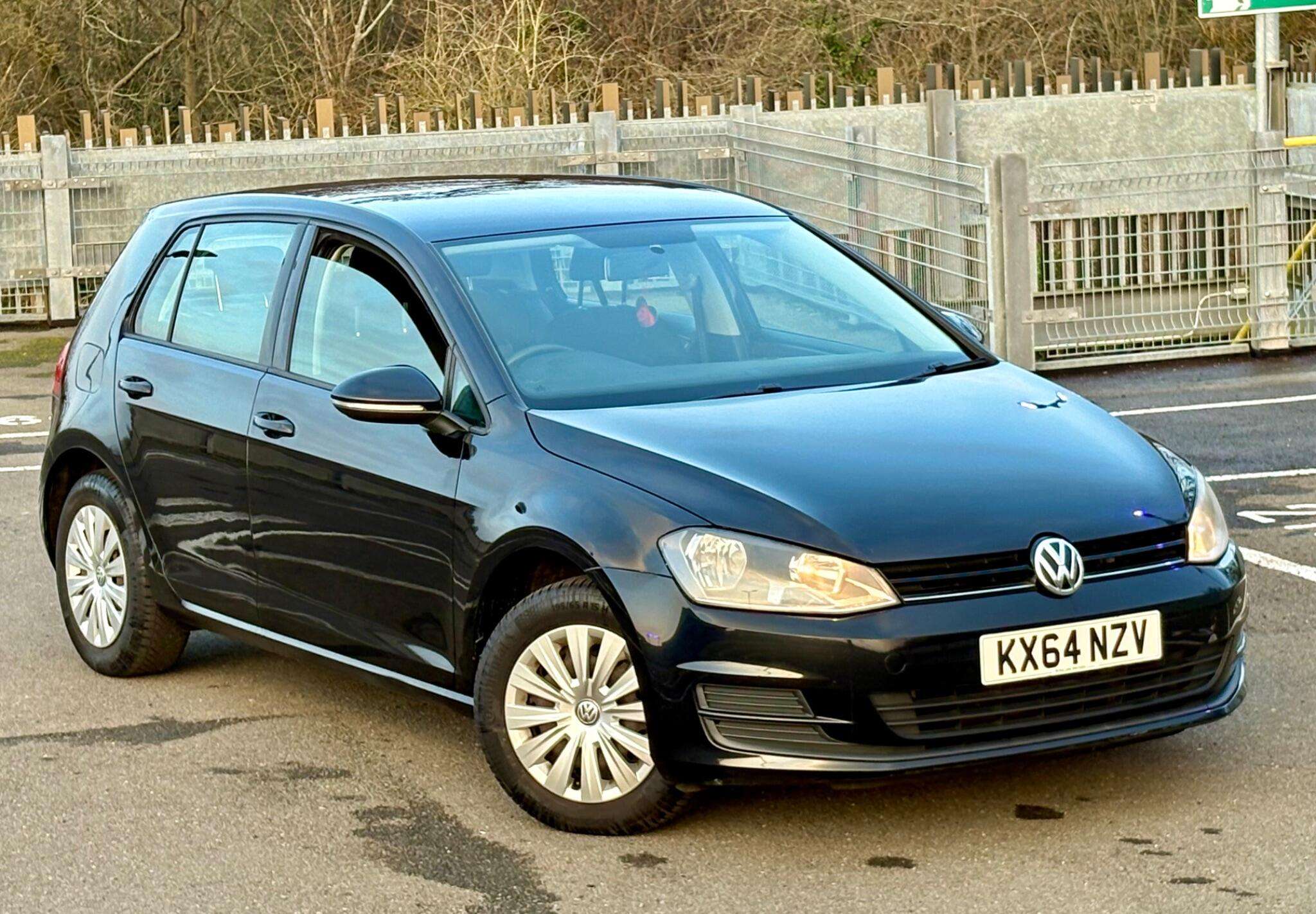 A 2014 VOLKSWAGEN GOLF 1.2 TSI BlueMotion Tech S Euro 5 (s/s) 5dr A 2014 VOLKSWAGEN GOLF 1.2 TSI BlueMotion Tech S Euro 5 (s/s) 5dr