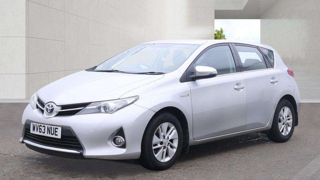 A 2013 TOYOTA AURIS 1.8 VVT-h Icon CVT Euro 5 (s/s) 5dr A 2013 TOYOTA AURIS 1.8 VVT-h Icon CVT Euro 5 (s/s) 5dr