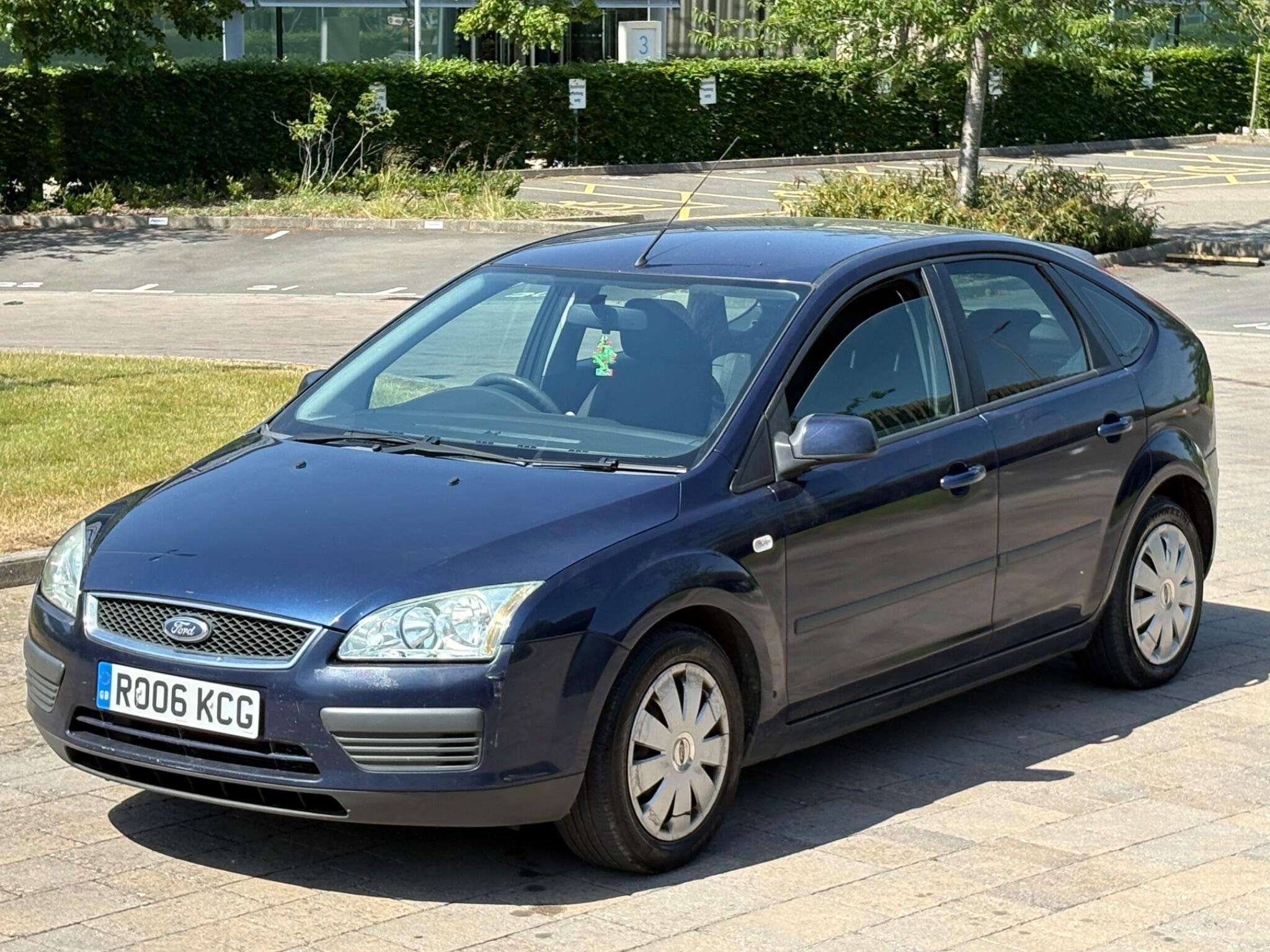 A 2006 FORD FOCUS 1.6 LX 5dr A 2006 FORD FOCUS 1.6 LX 5dr
