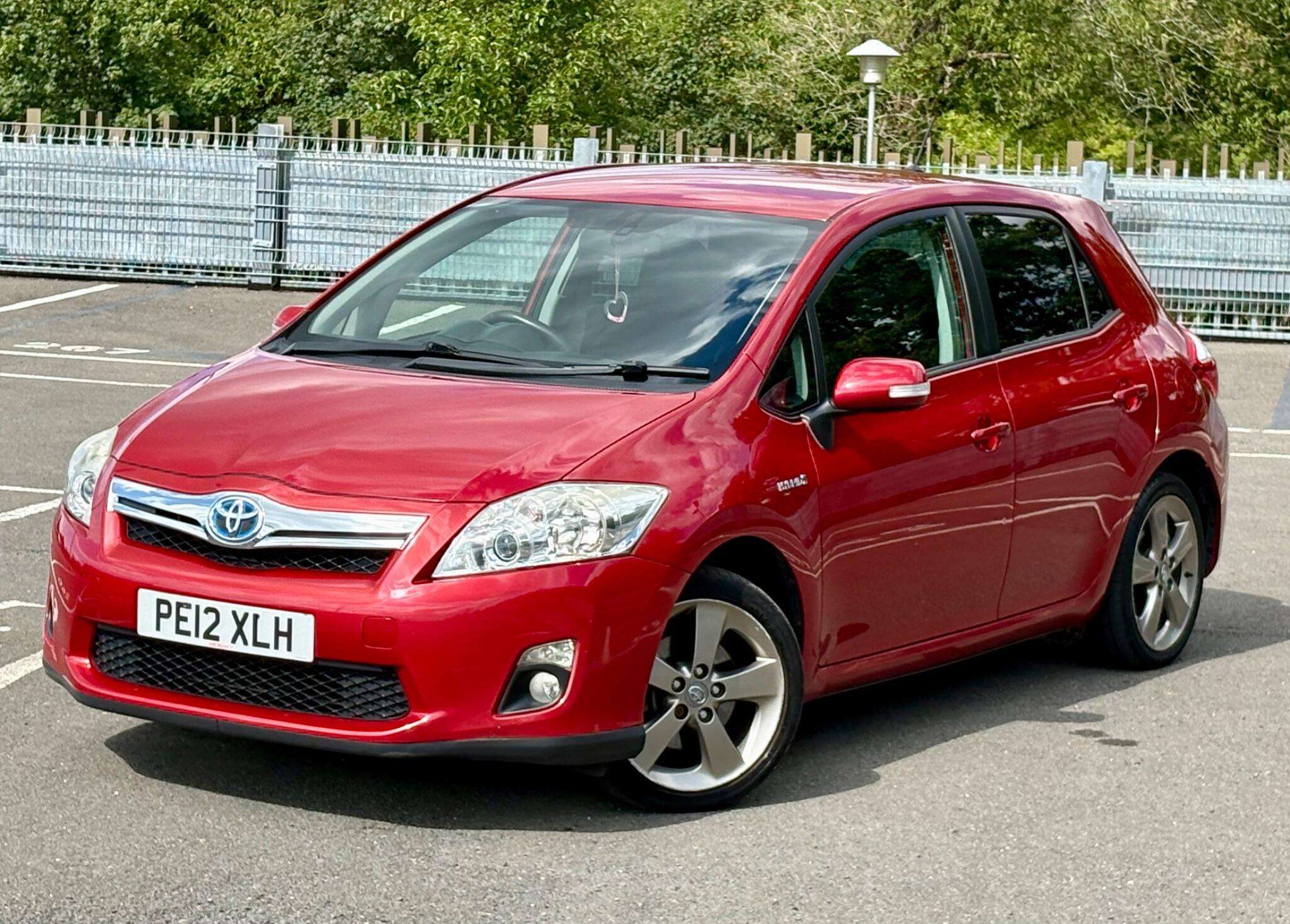 A 2012 TOYOTA AURIS 1.8 VVT-h T Spirit CVT Euro 5 (s/s) 5dr A 2012 TOYOTA AURIS 1.8 VVT-h T Spirit CVT Euro 5 (s/s) 5dr