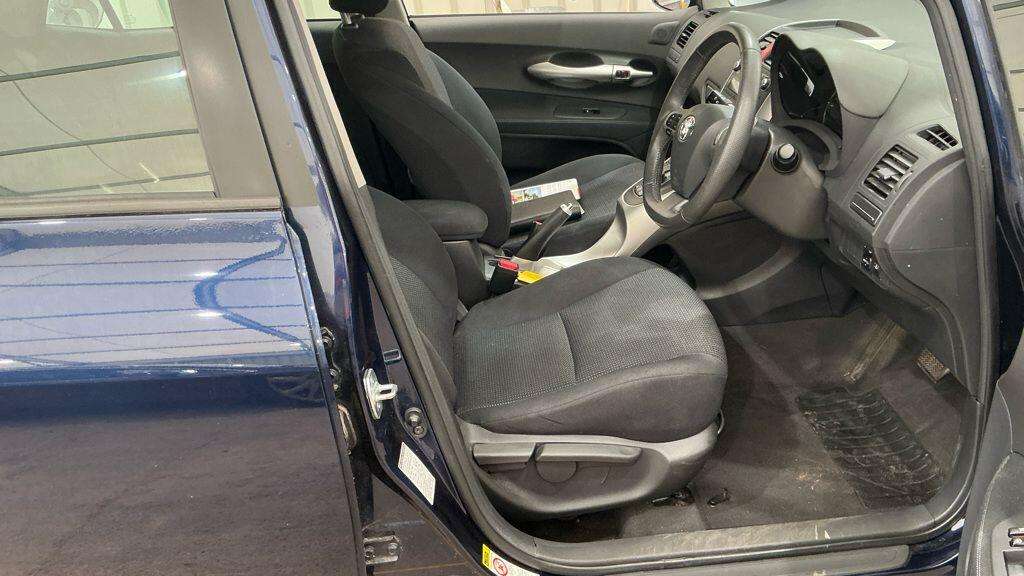 2011 TOYOTA AURIS 2011 TOYOTA AURIS