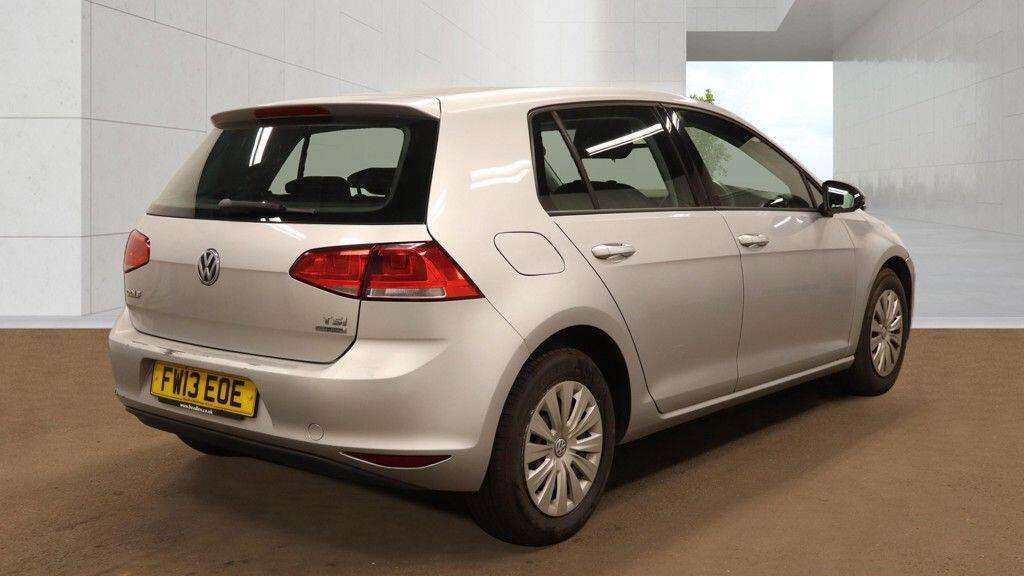 A 2013 VOLKSWAGEN GOLF 1.2 TSI BlueMotion Tech S Euro 5 (s/s) 5dr A 2013 VOLKSWAGEN GOLF 1.2 TSI BlueMotion Tech S Euro 5 (s/s) 5dr