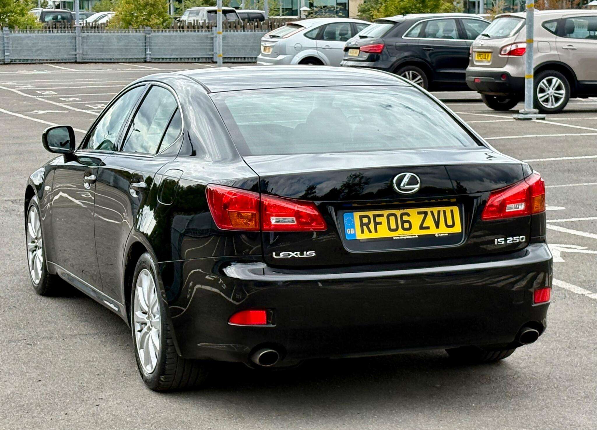 A 2006 LEXUS IS 2.5 250 SE 4dr A 2006 LEXUS IS 2.5 250 SE 4dr
