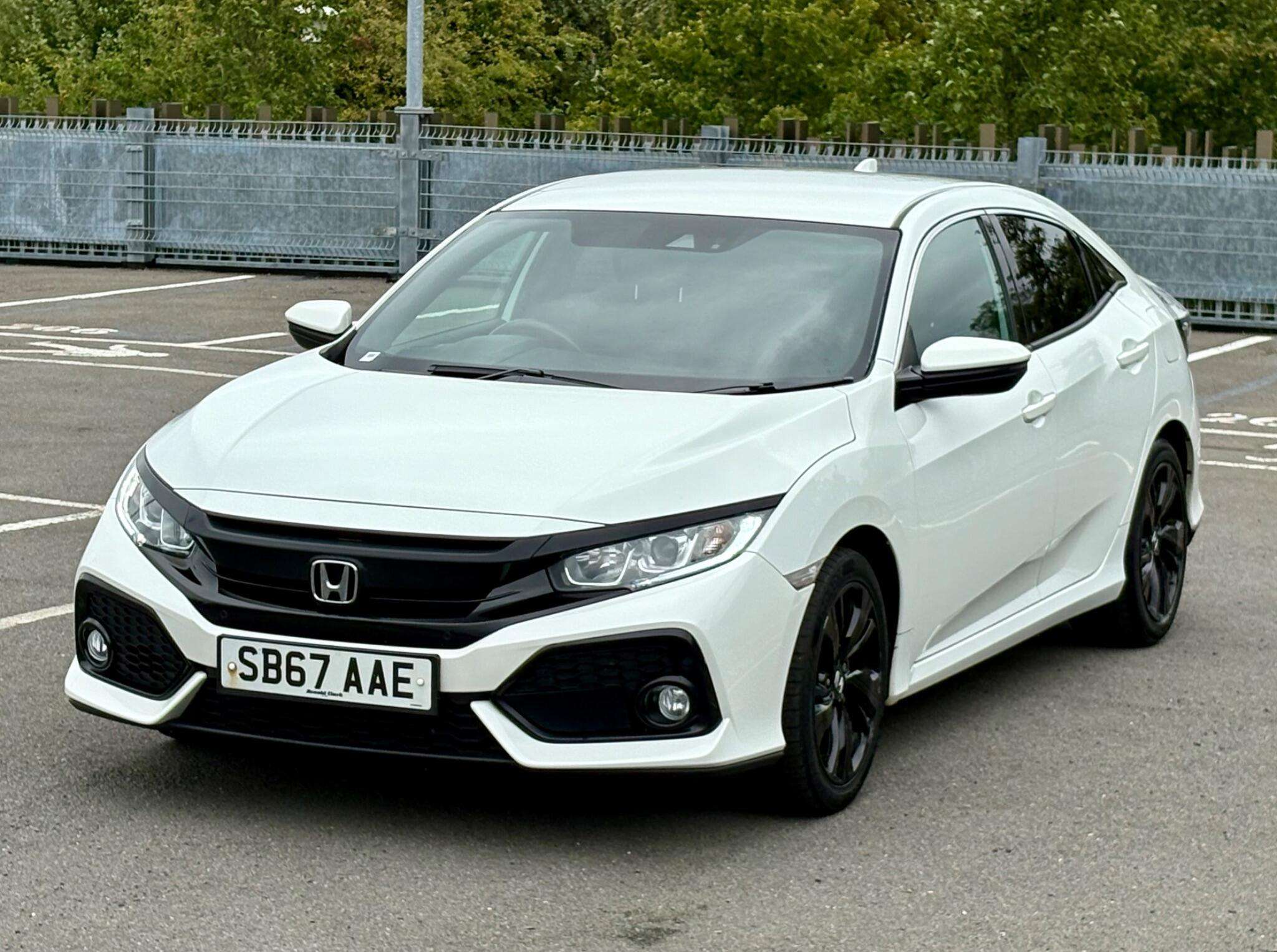 A 2017 HONDA CIVIC 1.0 VTEC Turbo SR Euro 6 (s/s) 5dr A 2017 HONDA CIVIC 1.0 VTEC Turbo SR Euro 6 (s/s) 5dr
