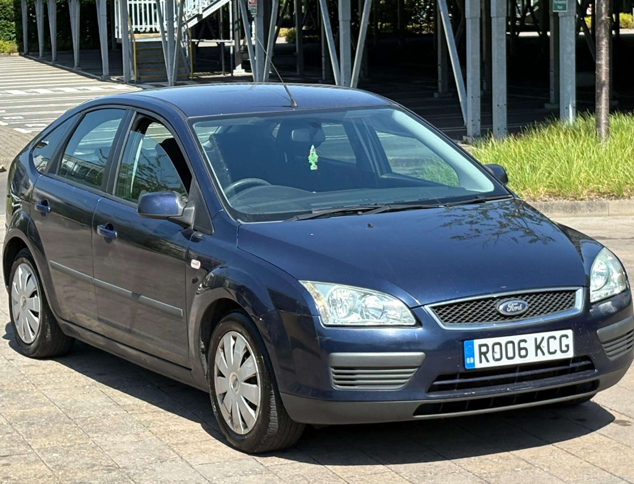A 2006 FORD FOCUS 1.6 LX 5dr A 2006 FORD FOCUS 1.6 LX 5dr