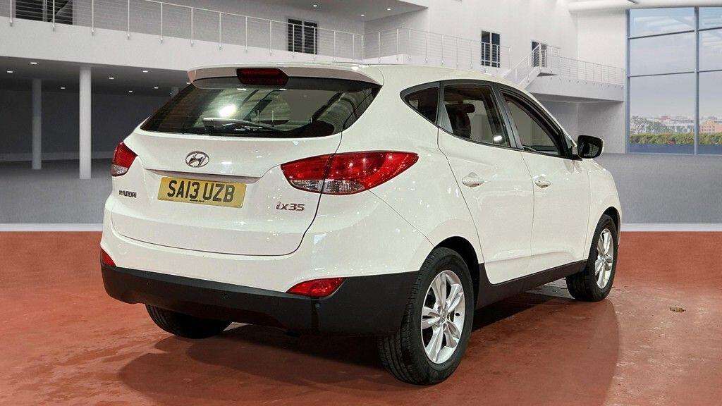 A 2013 HYUNDAI IX35 1.6 GDi Style Euro 5 5dr A 2013 HYUNDAI IX35 1.6 GDi Style Euro 5 5dr