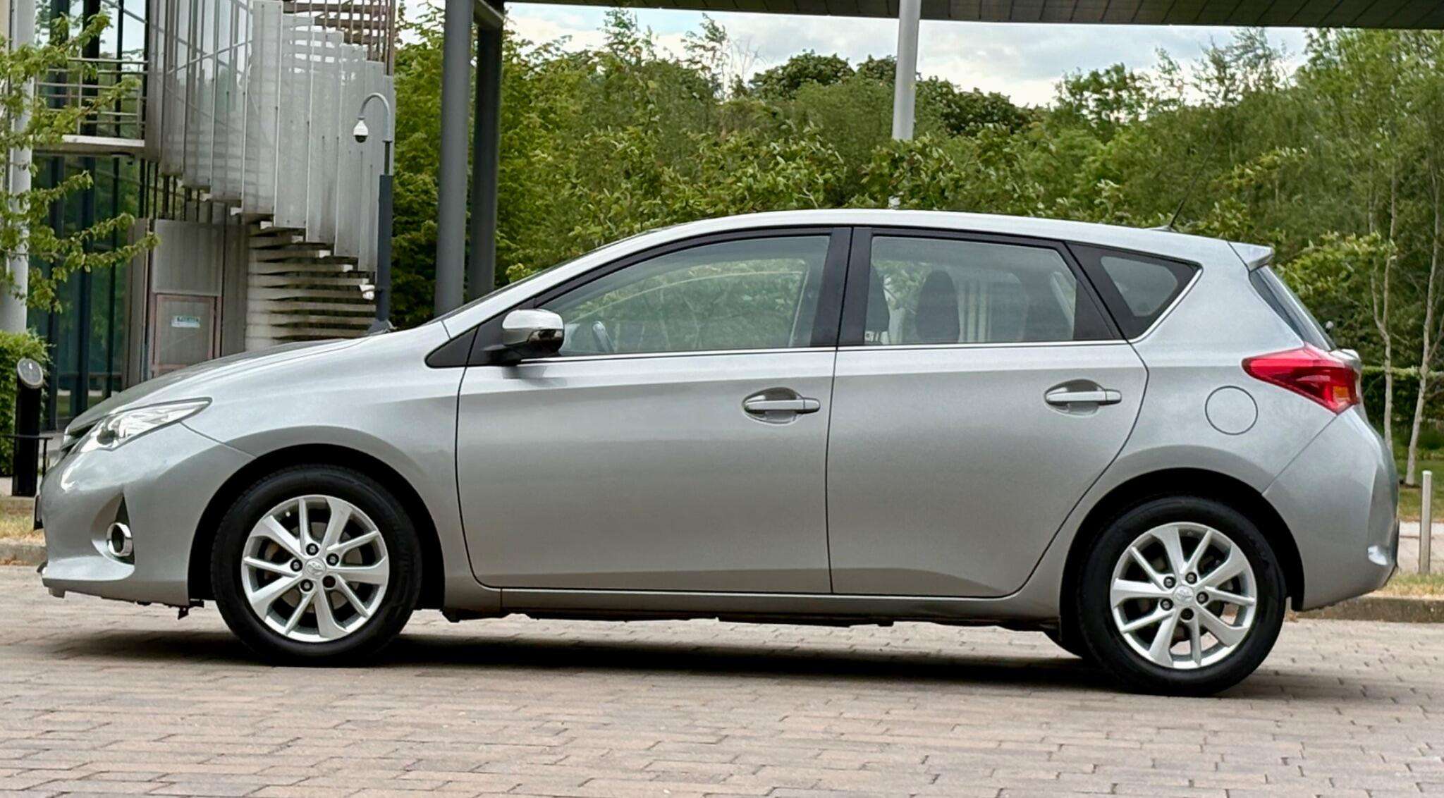 2014 TOYOTA AURIS 2014 TOYOTA AURIS