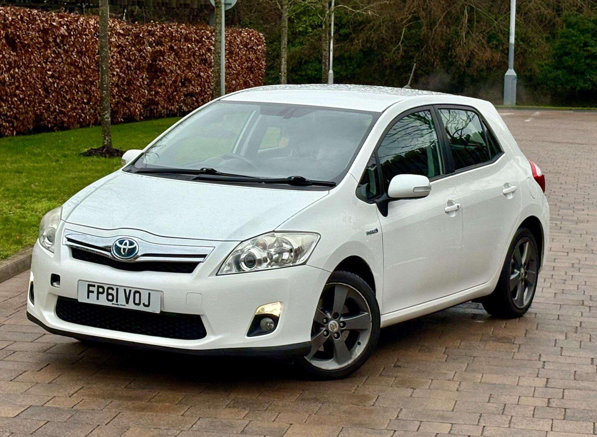 A 2011 TOYOTA AURIS 1.8 VVT-h T Spirit CVT Euro 5 (s/s) 5dr A 2011 TOYOTA AURIS 1.8 VVT-h T Spirit CVT Euro 5 (s/s) 5dr