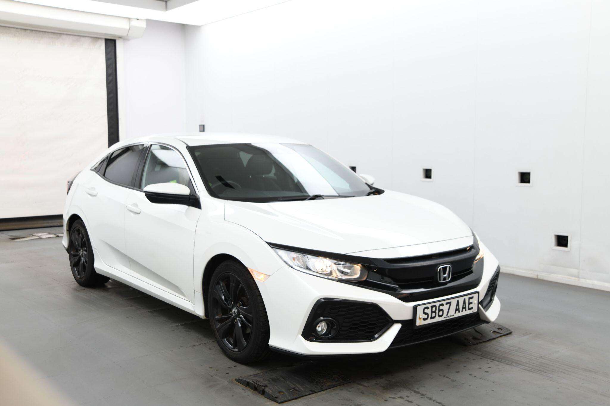 A 2017 HONDA CIVIC 1.0 VTEC Turbo SR Euro 6 (s/s) 5dr A 2017 HONDA CIVIC 1.0 VTEC Turbo SR Euro 6 (s/s) 5dr