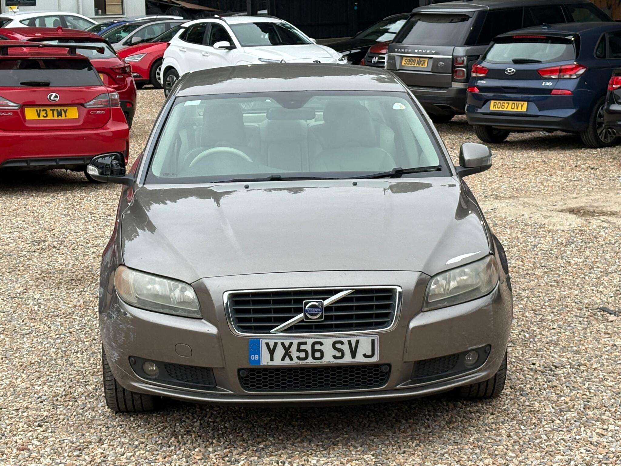 A 2006 VOLVO S80 2.5T SE 4dr A 2006 VOLVO S80 2.5T SE 4dr