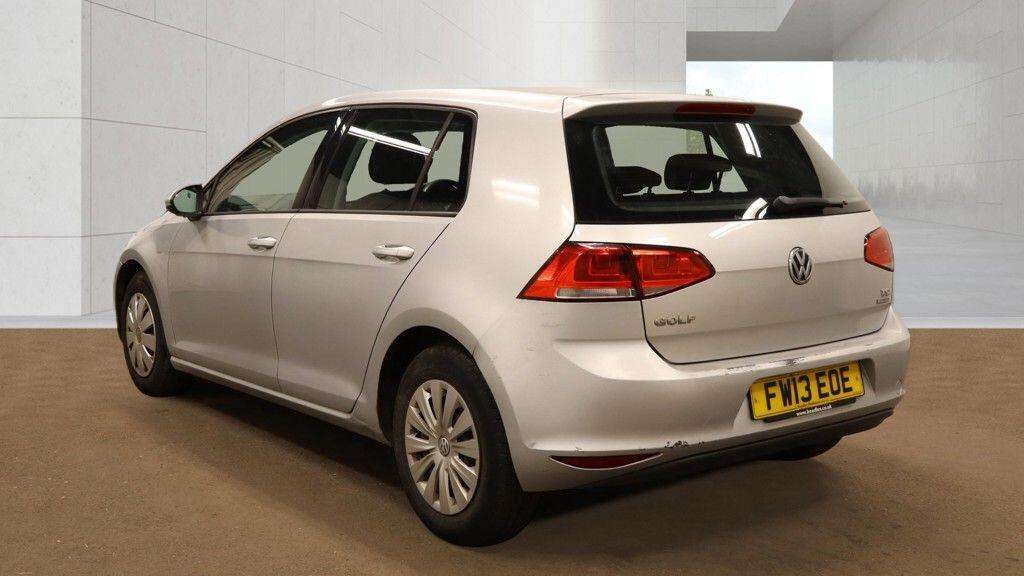 A 2013 VOLKSWAGEN GOLF 1.2 TSI BlueMotion Tech S Euro 5 (s/s) 5dr A 2013 VOLKSWAGEN GOLF 1.2 TSI BlueMotion Tech S Euro 5 (s/s) 5dr