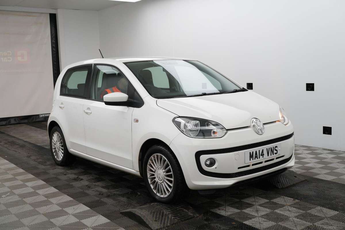 Check out this Volkswagen Up! 2014 Petrol Manual
