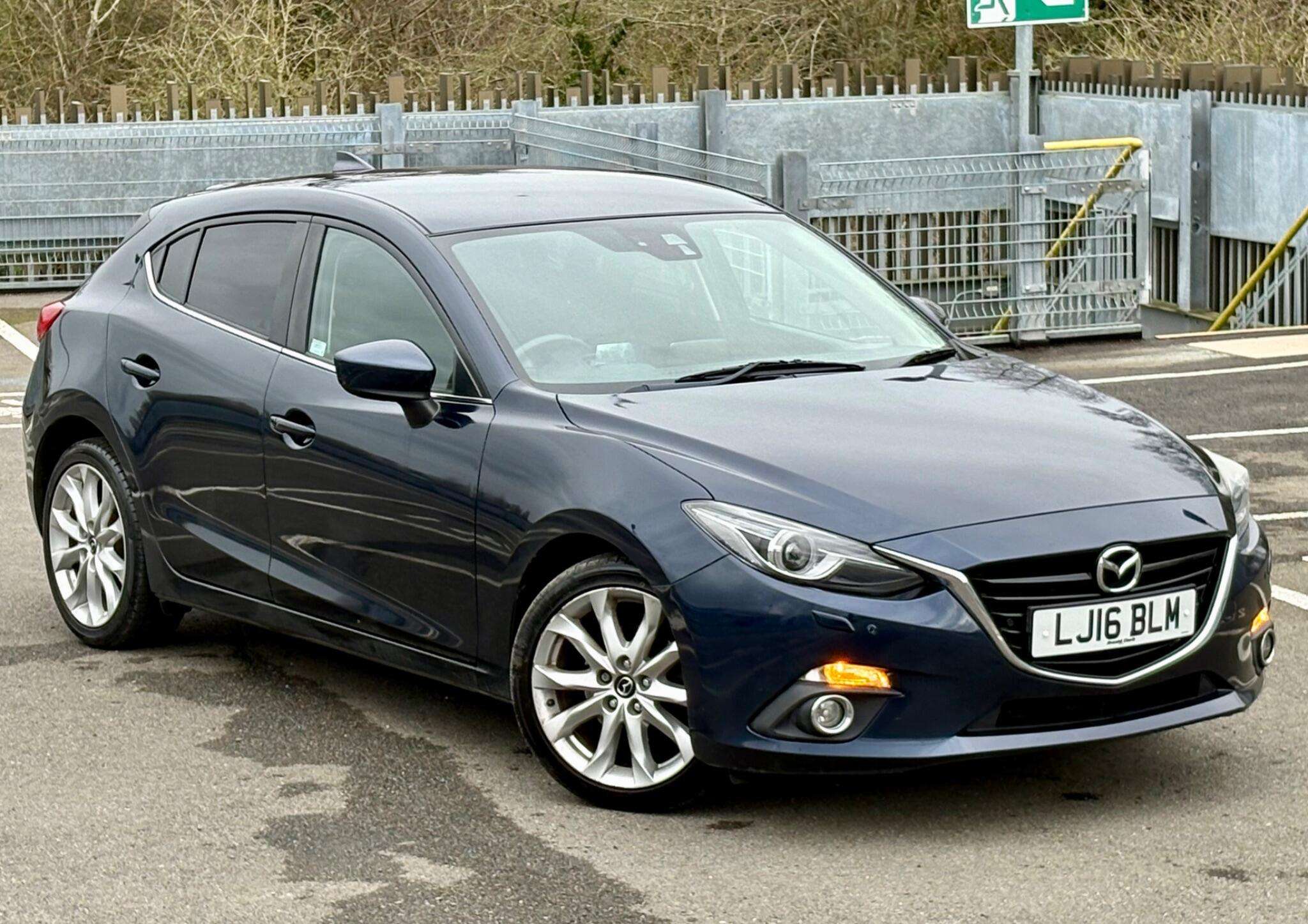 A 2016 MAZDA 3 2.0 SKYACTIV-G Sport Nav Euro 5 (s/s) 5dr A 2016 MAZDA 3 2.0 SKYACTIV-G Sport Nav Euro 5 (s/s) 5dr