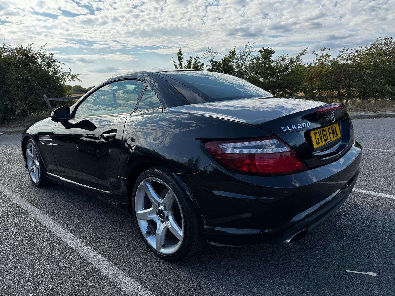 A 2012 MERCEDES-BENZ SLK 1.8 SLK200 BlueEfficiency AMG Sport G-Tronic+ Euro 5 (s/s) 2dr A 2012 MERCEDES-BENZ SLK 1.8 SLK200 BlueEfficiency AMG Sport G-Tronic+ Euro 5 (s/s) 2dr