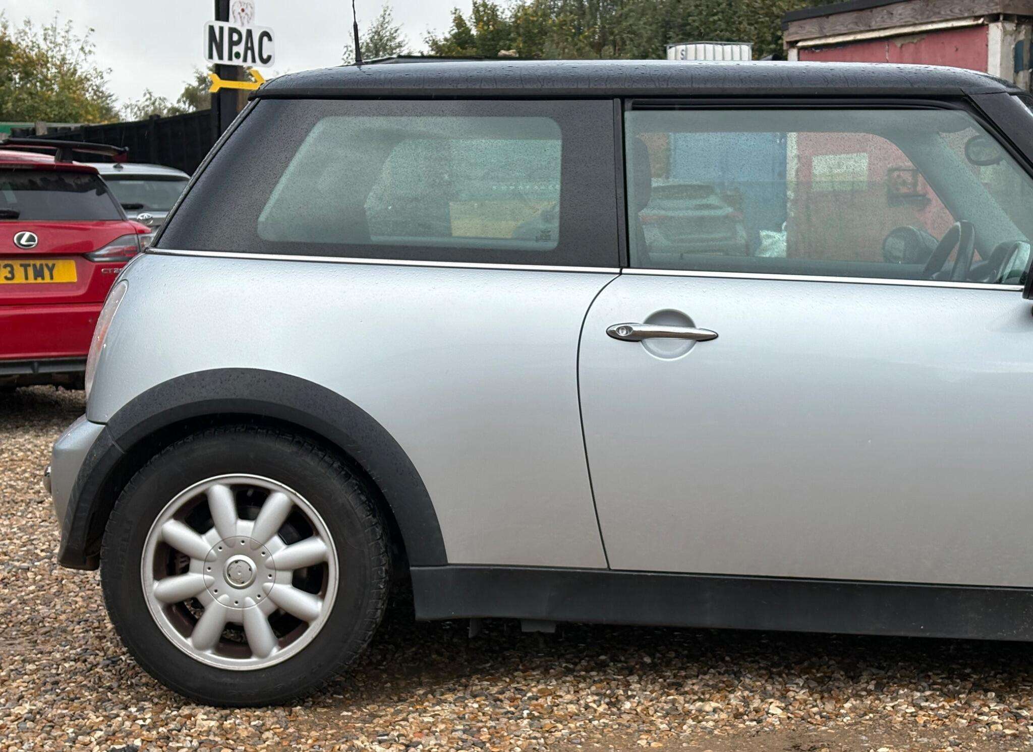 2004 MINI HATCH 2004 MINI HATCH