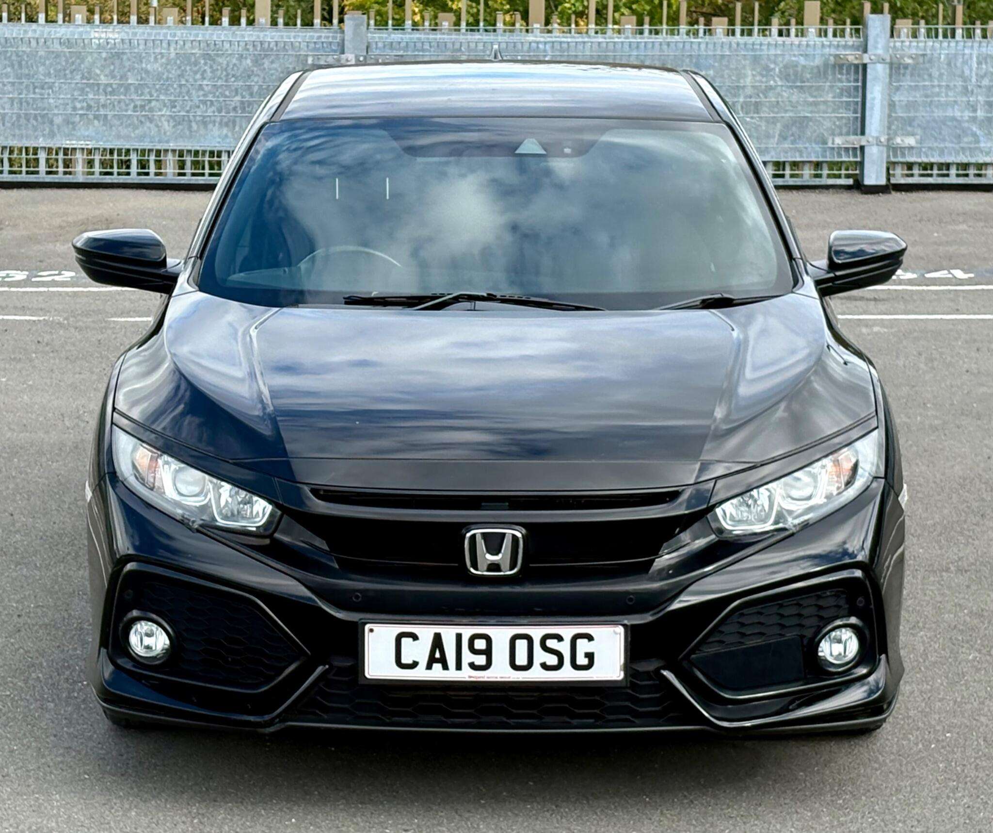 A 2019 HONDA CIVIC 1.0 VTEC Turbo SR Euro 6 (s/s) 5dr A 2019 HONDA CIVIC 1.0 VTEC Turbo SR Euro 6 (s/s) 5dr