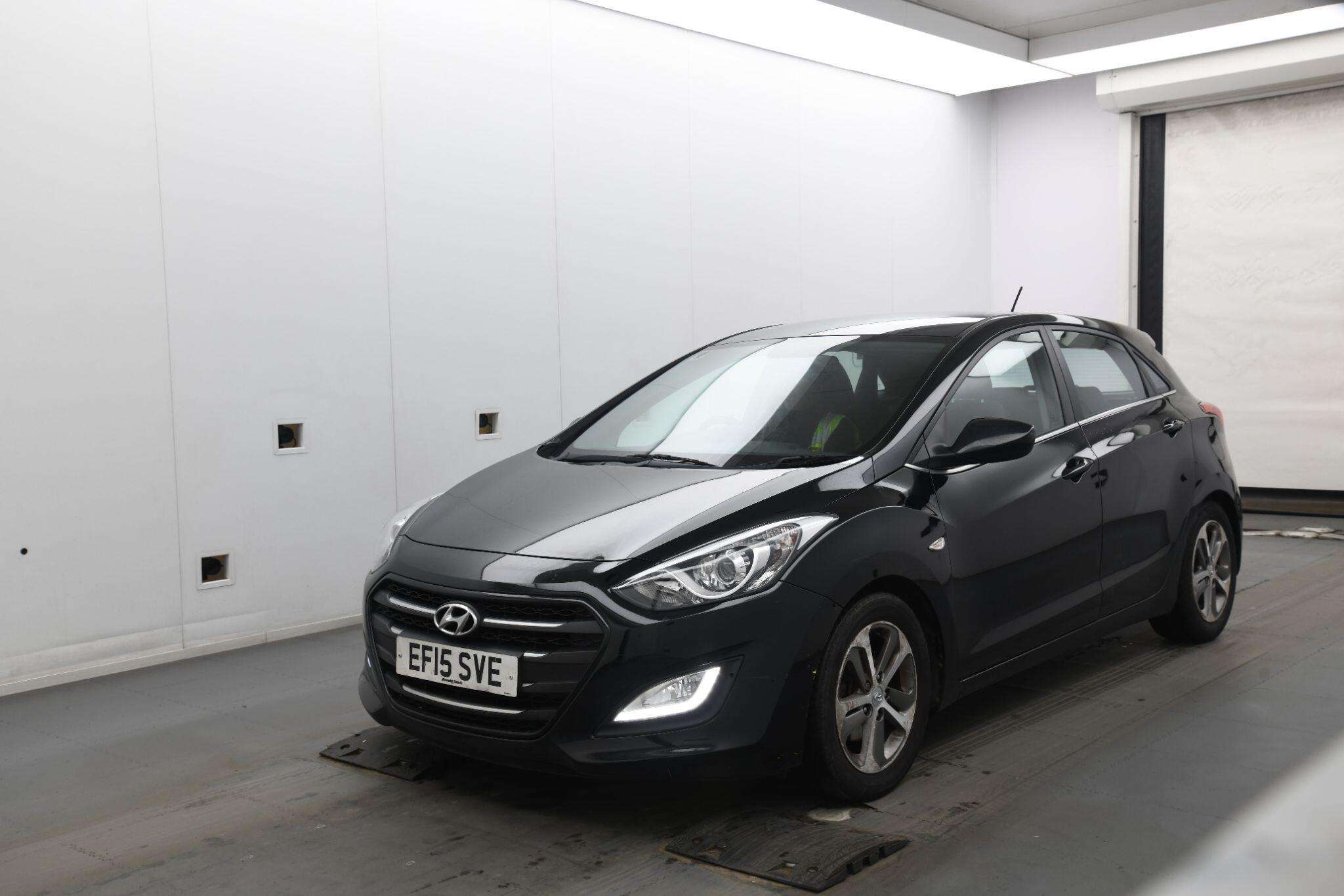 A 2015 HYUNDAI I30 1.4 Blue Drive SE Euro 6 (s/s) 5dr A 2015 HYUNDAI I30 1.4 Blue Drive SE Euro 6 (s/s) 5dr