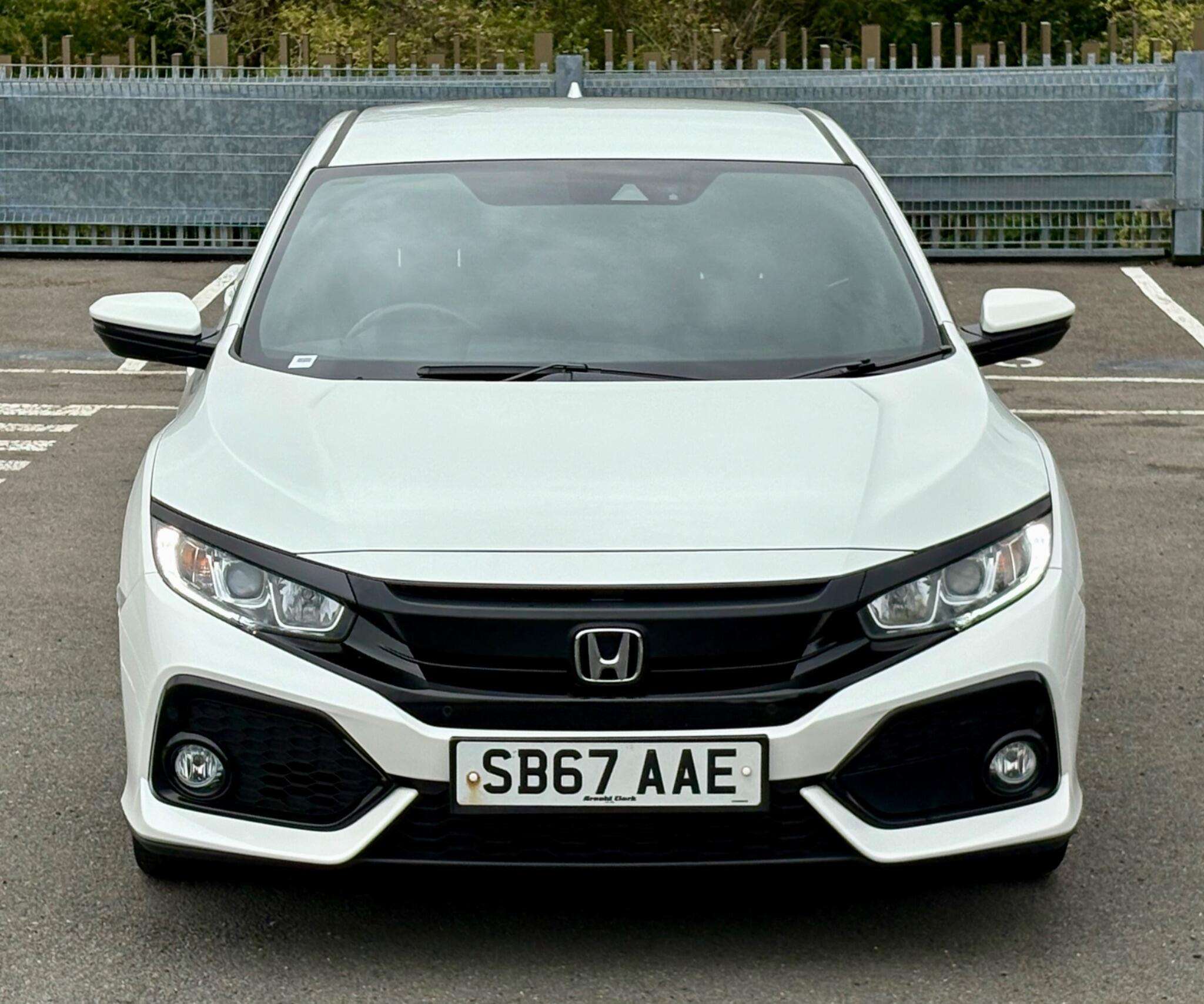 A 2017 HONDA CIVIC 1.0 VTEC Turbo SR Euro 6 (s/s) 5dr A 2017 HONDA CIVIC 1.0 VTEC Turbo SR Euro 6 (s/s) 5dr