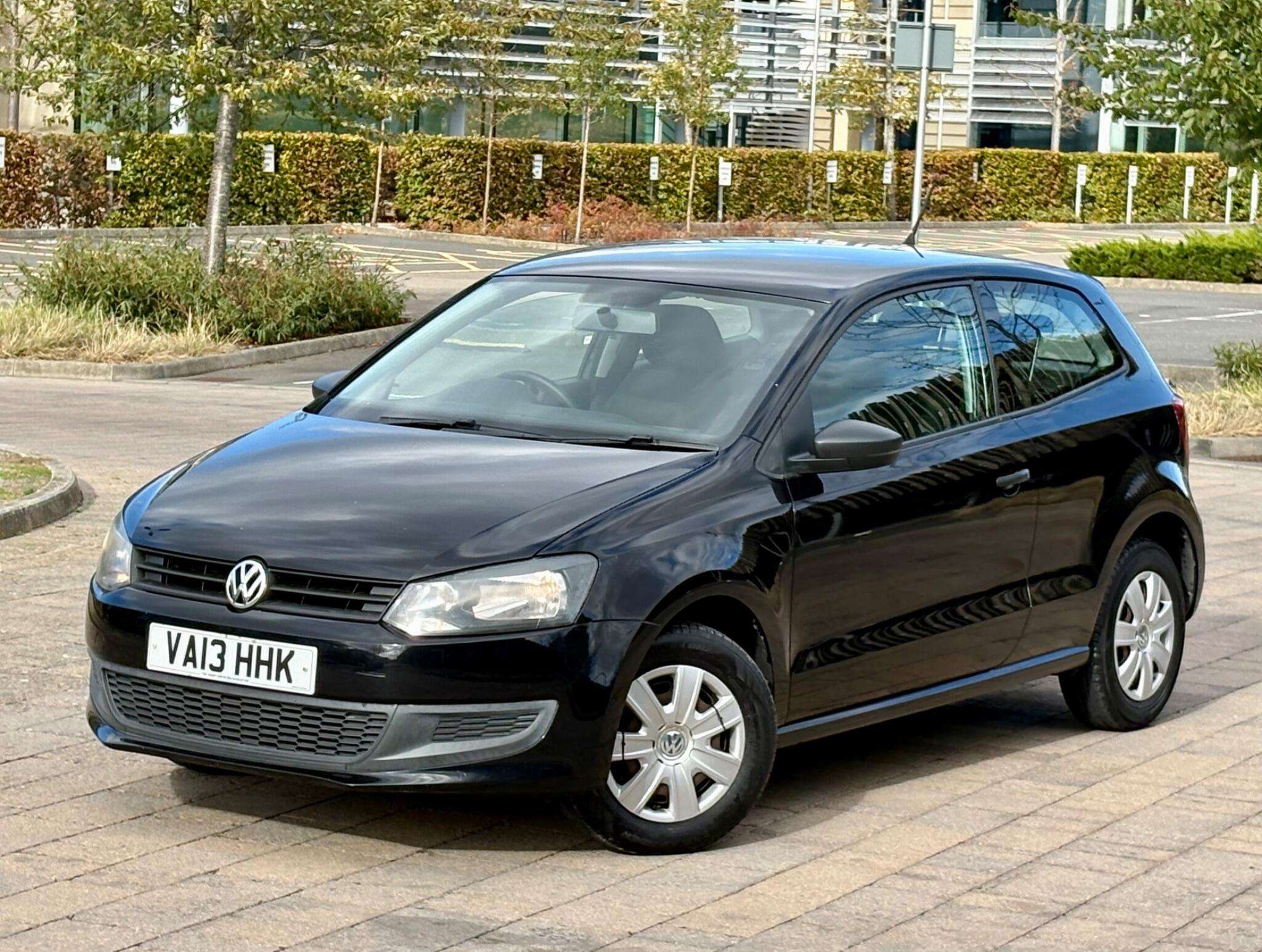 A 2013 VOLKSWAGEN POLO S AC A 2013 VOLKSWAGEN POLO S AC