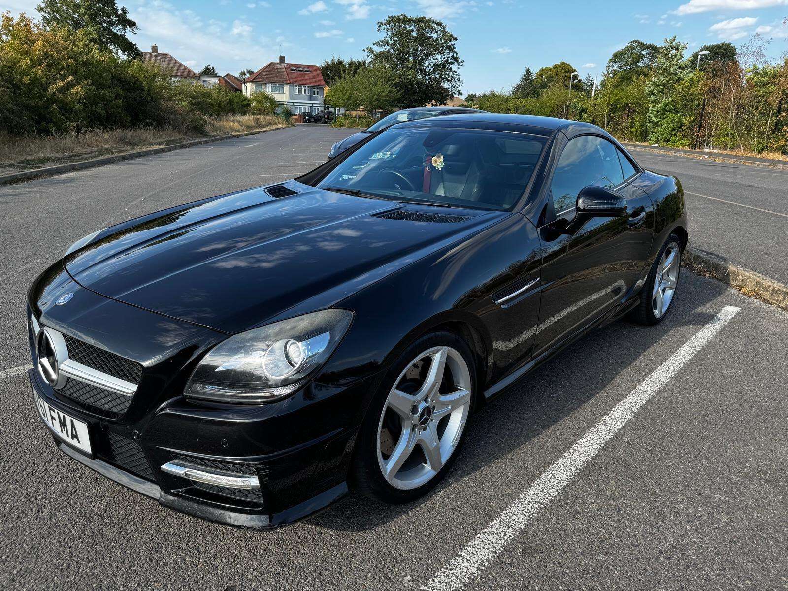 A 2012 MERCEDES-BENZ SLK 1.8 SLK200 BlueEfficiency AMG Sport G-Tronic+ Euro 5 (s/s) 2dr A 2012 MERCEDES-BENZ SLK 1.8 SLK200 BlueEfficiency AMG Sport G-Tronic+ Euro 5 (s/s) 2dr