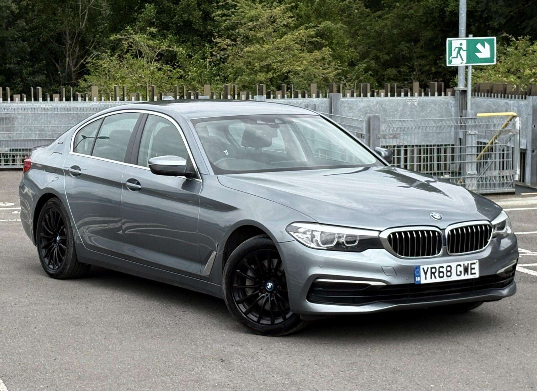 A 2018 BMW 5 SERIES 2.0 530e 9.2kWh SE Auto Euro 6 (s/s) 4dr A 2018 BMW 5 SERIES 2.0 530e 9.2kWh SE Auto Euro 6 (s/s) 4dr