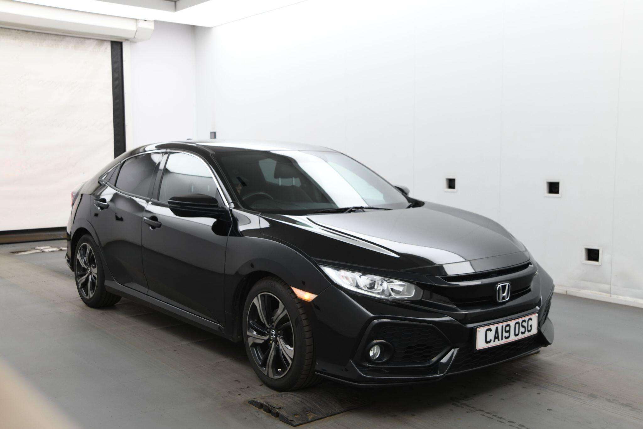 A 2019 HONDA CIVIC 1.0 VTEC Turbo SR Euro 6 (s/s) 5dr A 2019 HONDA CIVIC 1.0 VTEC Turbo SR Euro 6 (s/s) 5dr