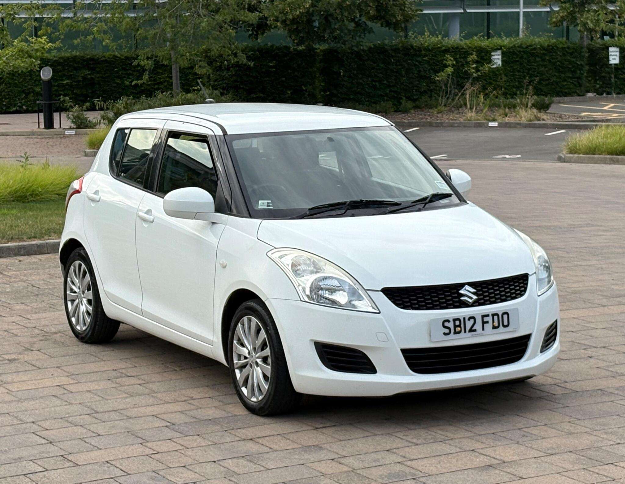 A 2012 SUZUKI SWIFT 1.2 SZ3 Euro 5 5dr A 2012 SUZUKI SWIFT 1.2 SZ3 Euro 5 5dr