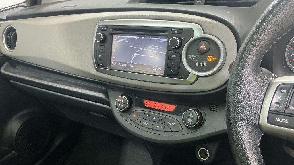 2013 TOYOTA YARIS 2013 TOYOTA YARIS