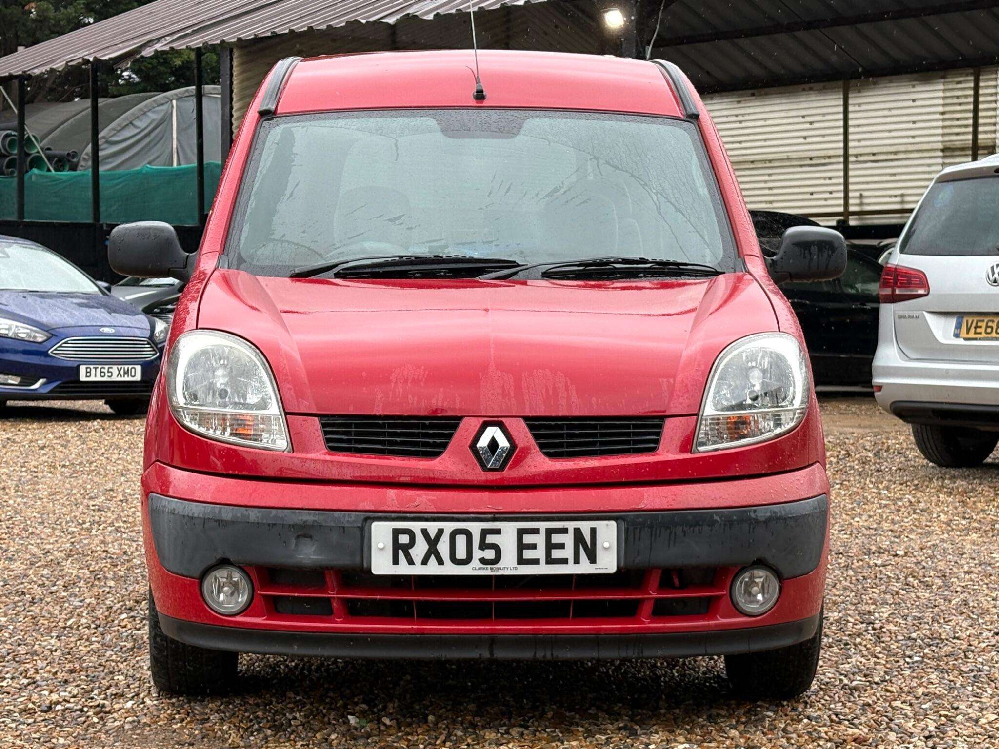 A 2005 RENAULT KANGOO 1.6 16v Authentique 5dr A 2005 RENAULT KANGOO 1.6 16v Authentique 5dr