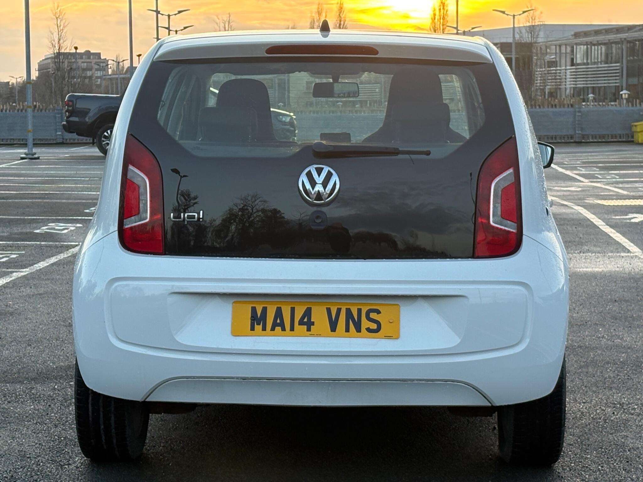 2014 VOLKSWAGEN UP! 2014 VOLKSWAGEN UP!