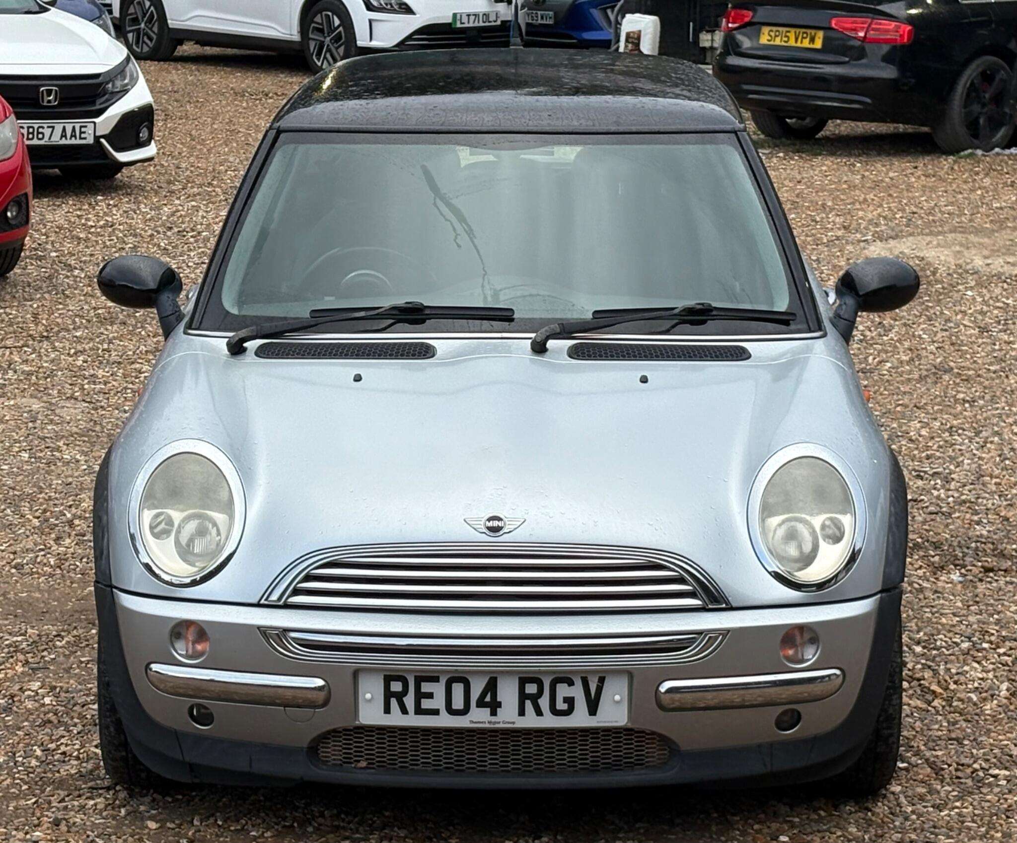 A 2004 MINI HATCH 1.6 Cooper Euro 3 3dr A 2004 MINI HATCH 1.6 Cooper Euro 3 3dr