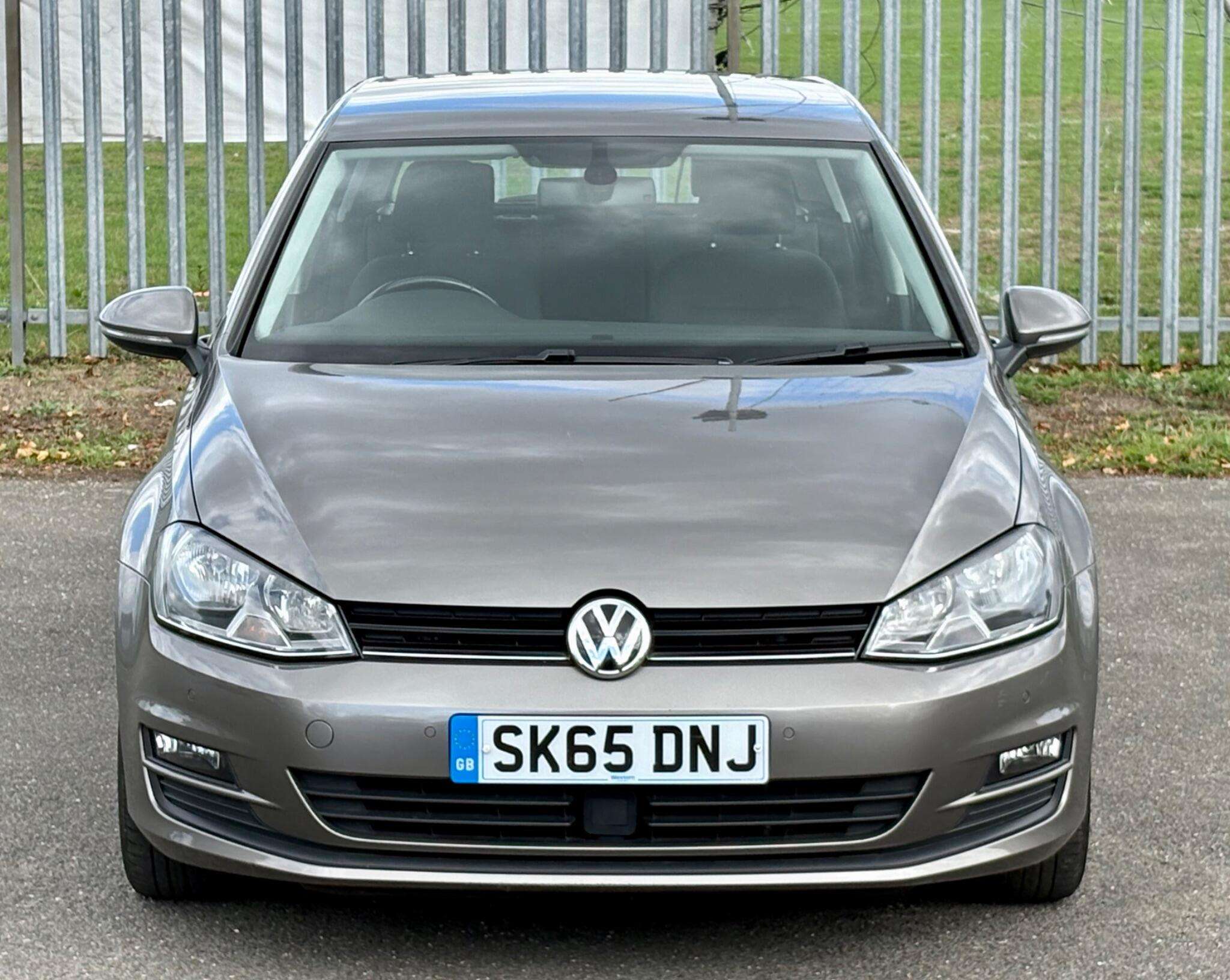 A 2015 VOLKSWAGEN GOLF 1.4 TSI BlueMotion Tech Match DSG Euro 6 (s/s) 5dr A 2015 VOLKSWAGEN GOLF 1.4 TSI BlueMotion Tech Match DSG Euro 6 (s/s) 5dr